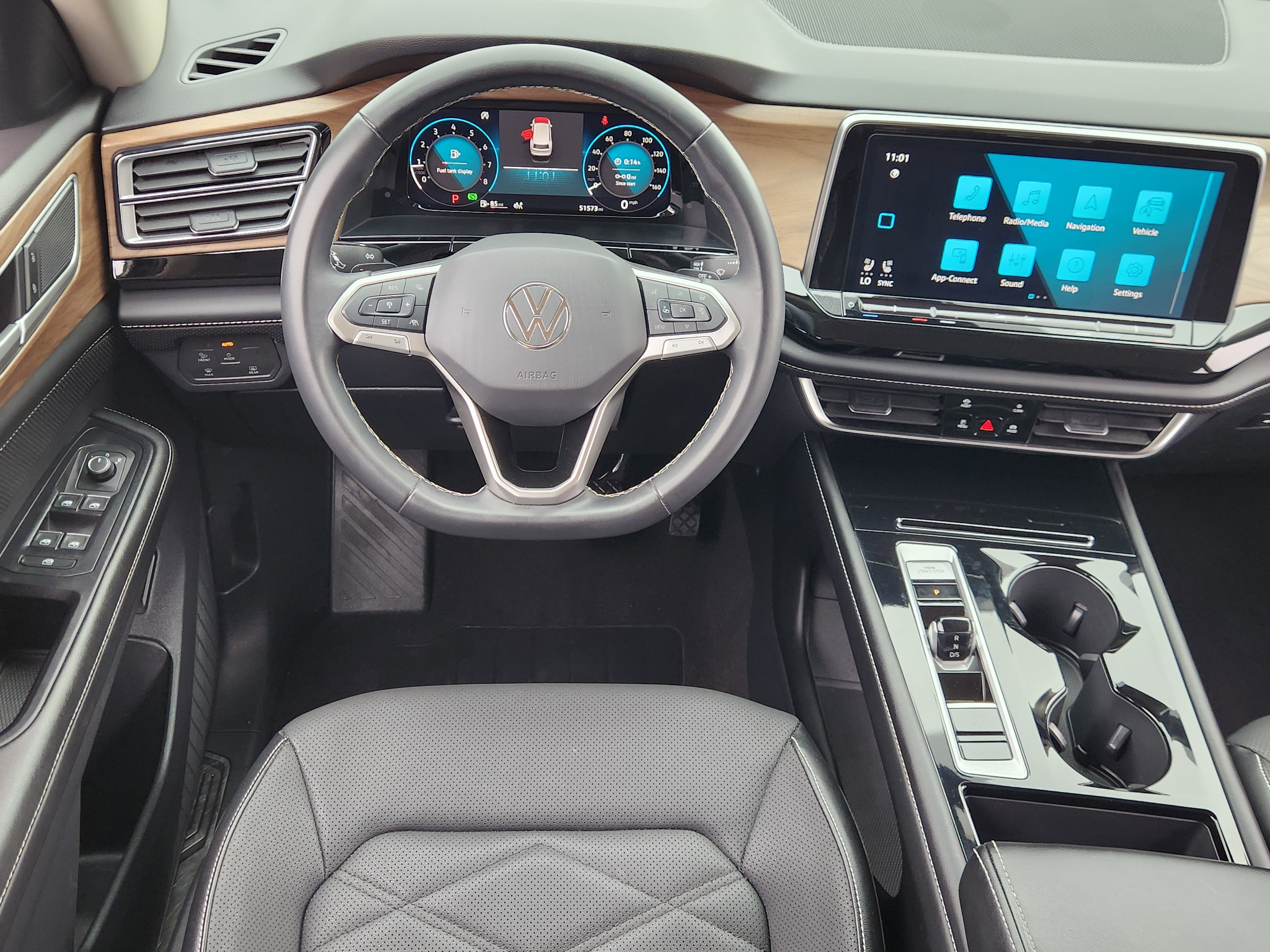 2024 Volkswagen Atlas 2.0T SE w/Technology