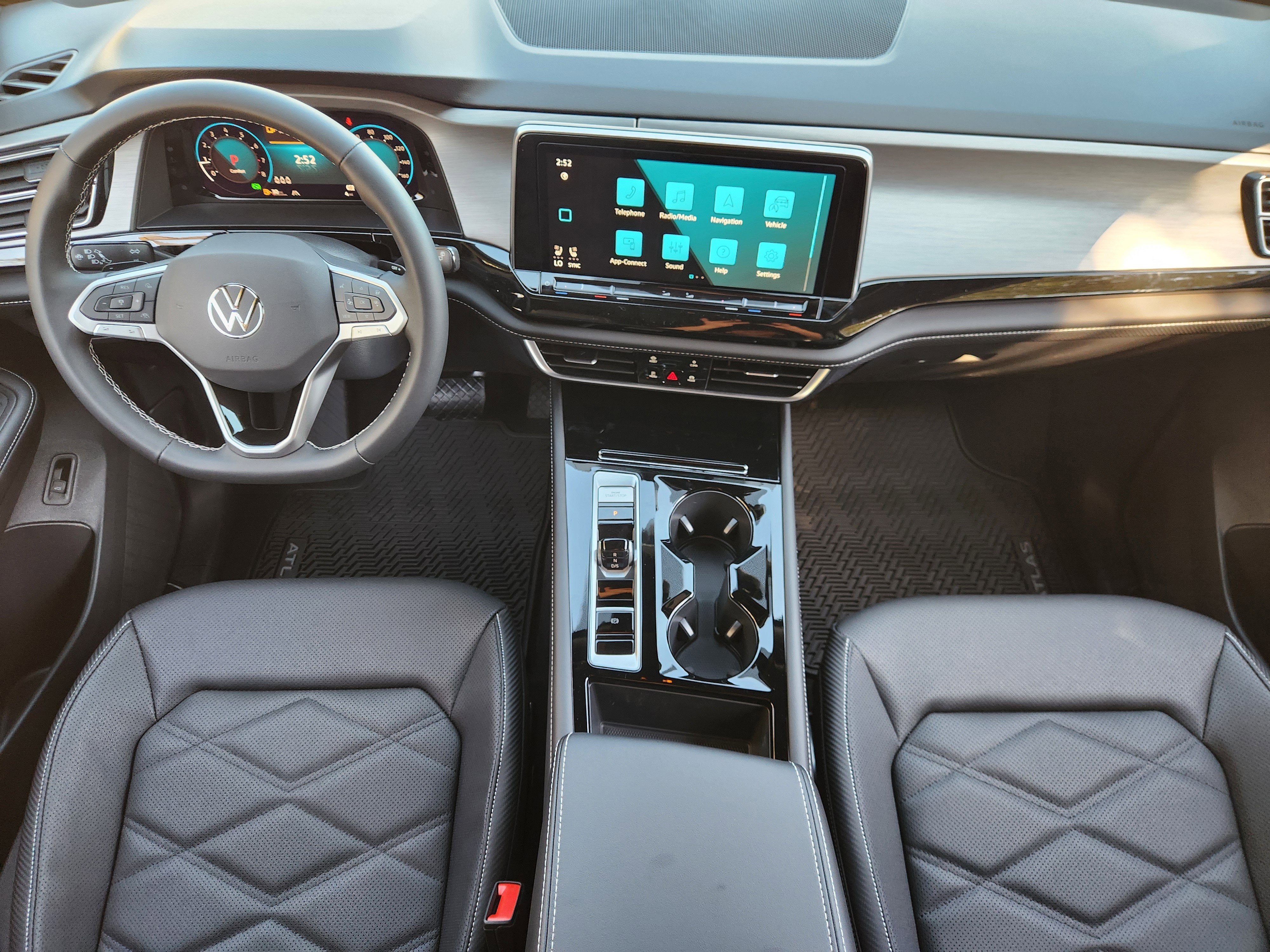 2026 Volkswagen Atlas Cross Sport 2.0T SE w/Technology