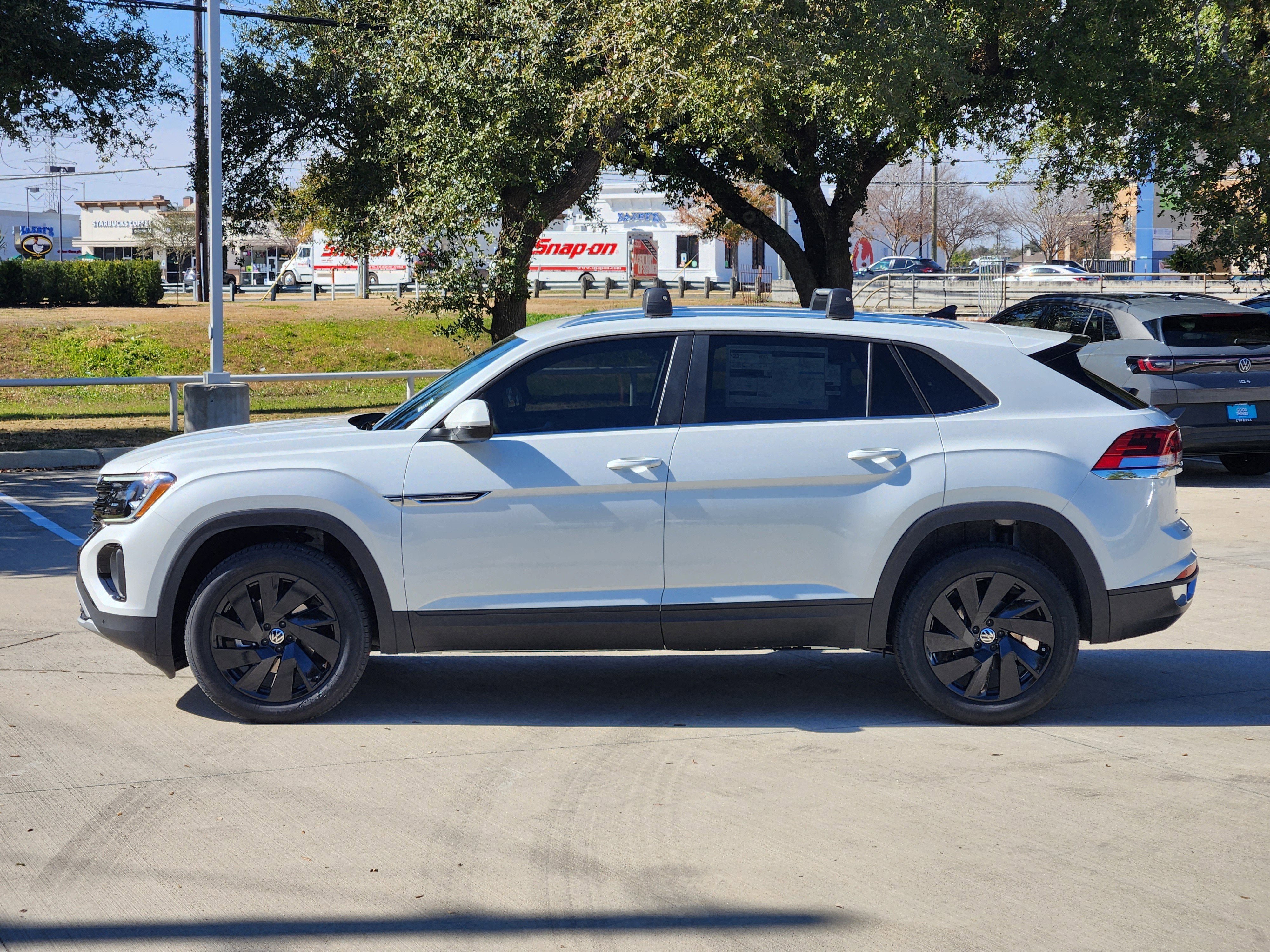 2026 Volkswagen Atlas Cross Sport 2.0T SE w/Technology