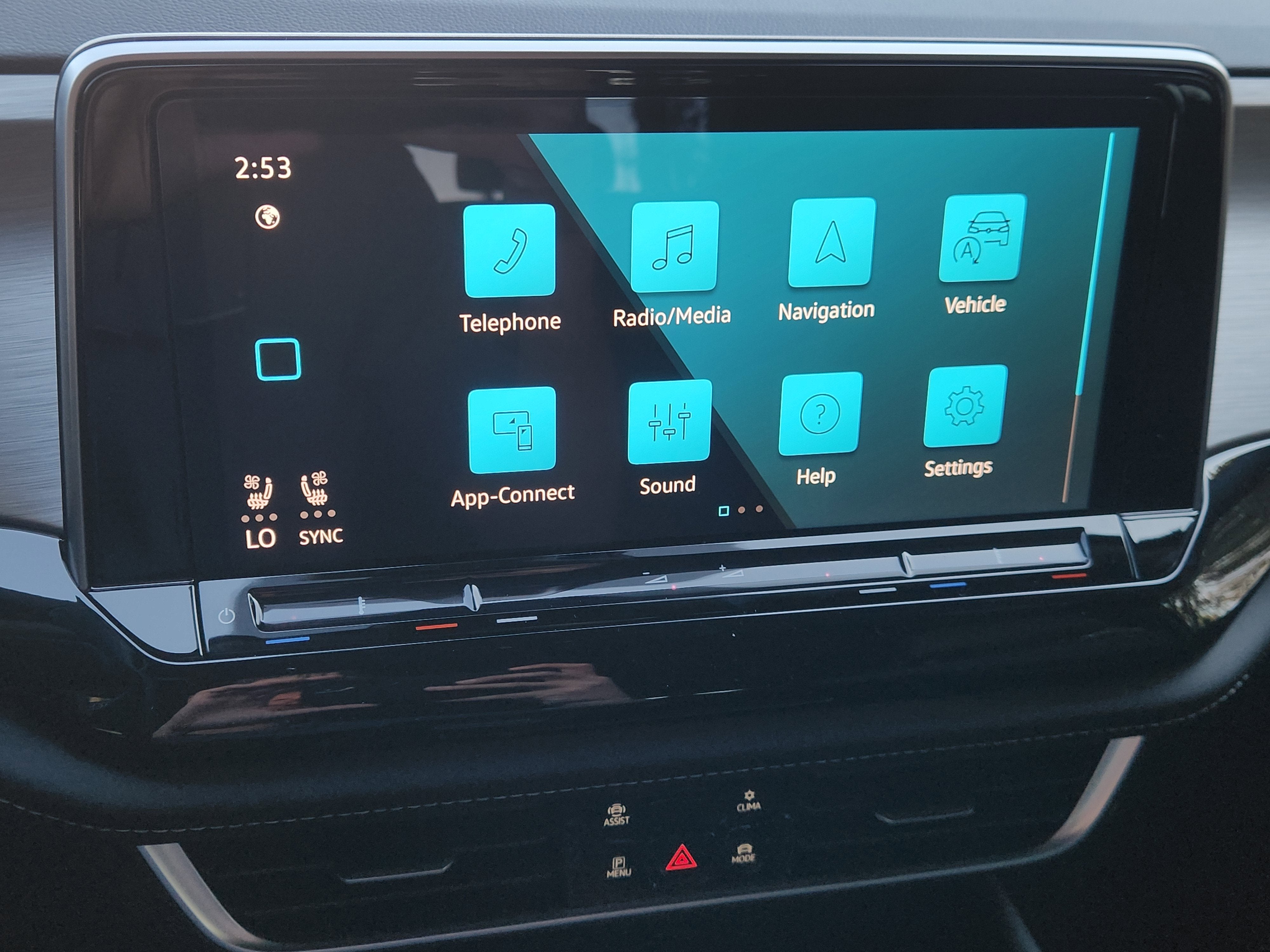 2026 Volkswagen Atlas Cross Sport 2.0T SE w/Technology