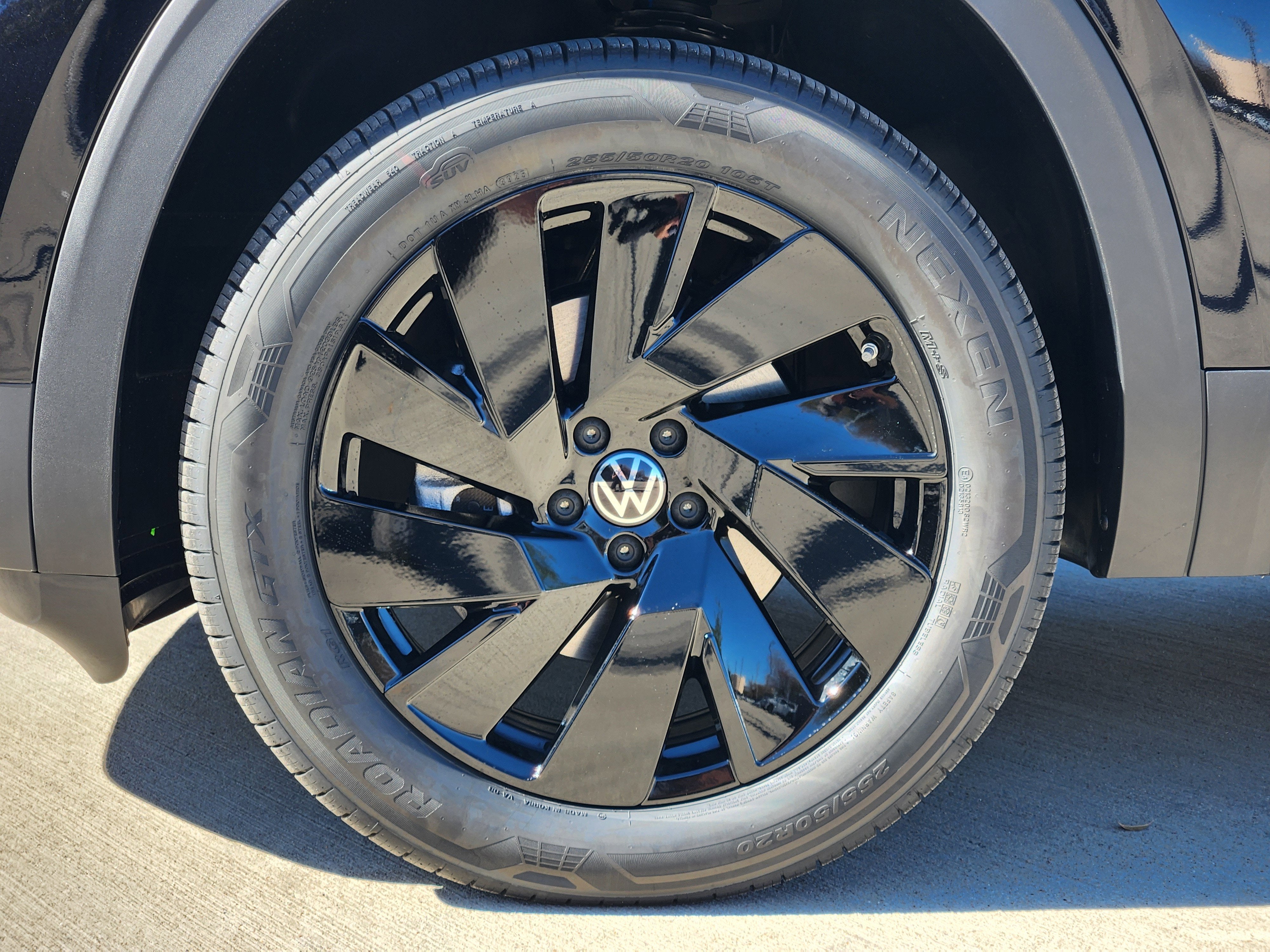 2026 Volkswagen Atlas Cross Sport 2.0T SE w/Technology