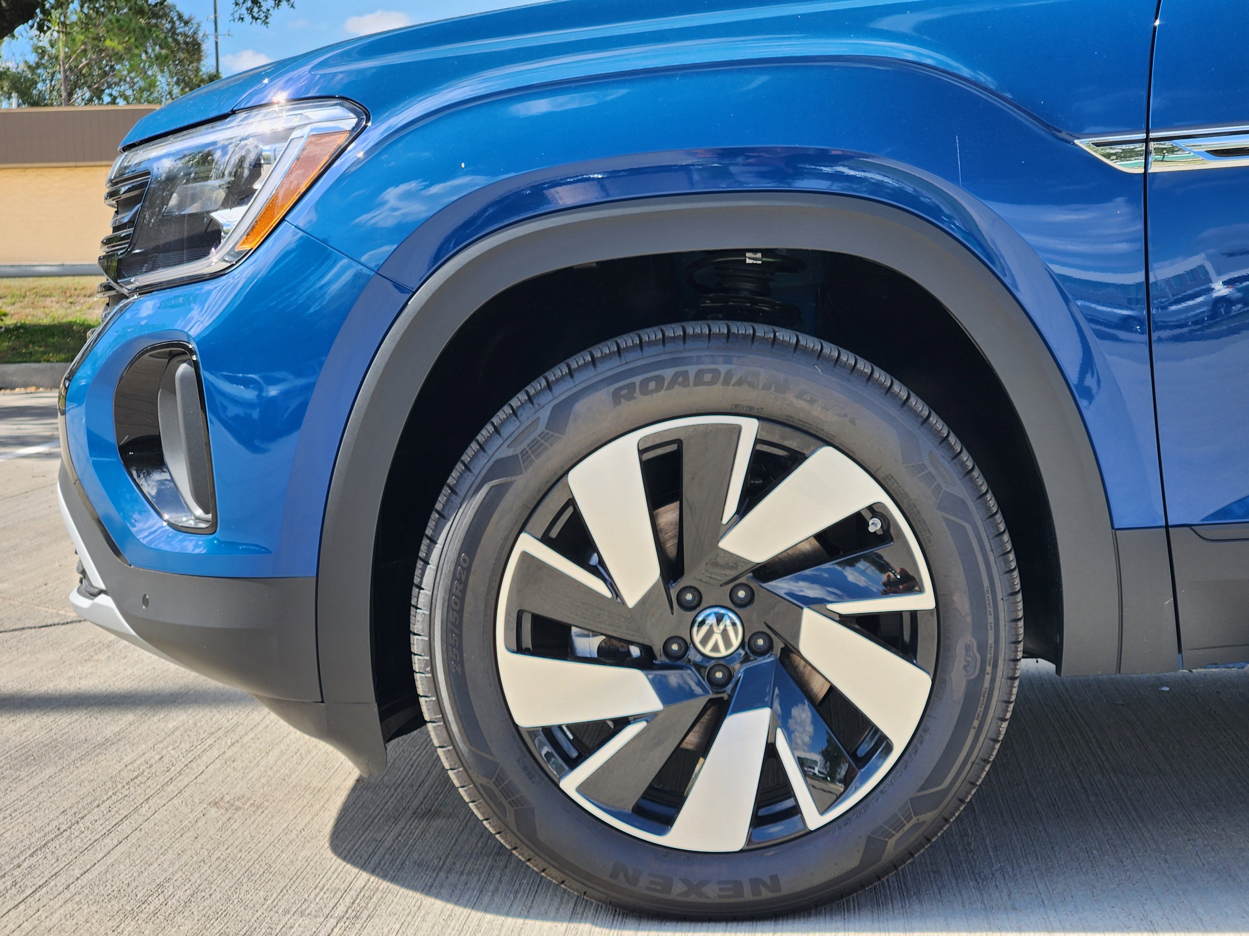 2026 Volkswagen Atlas Cross Sport 2.0T SE w/Technology