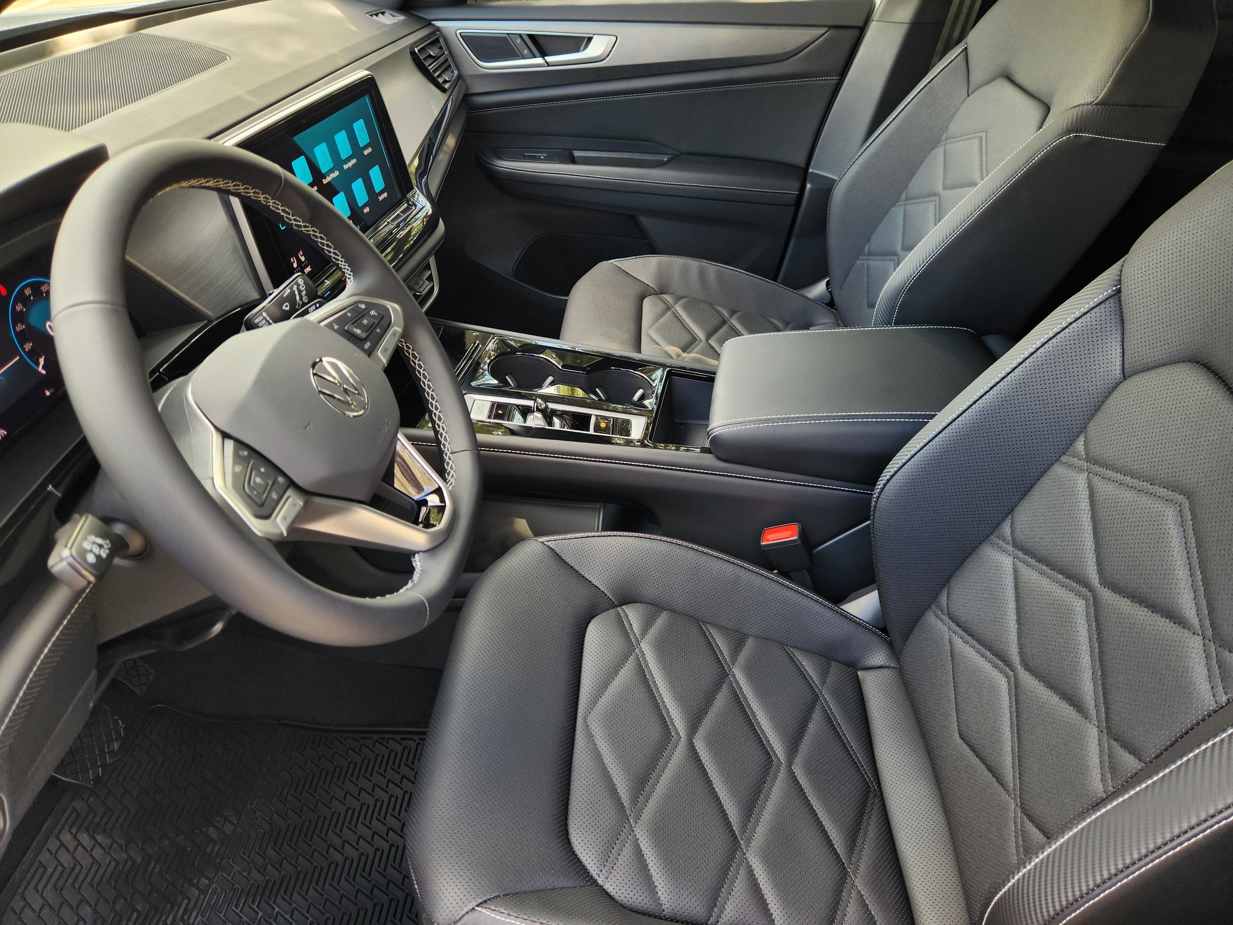 2026 Volkswagen Atlas Cross Sport 2.0T SE w/Technology