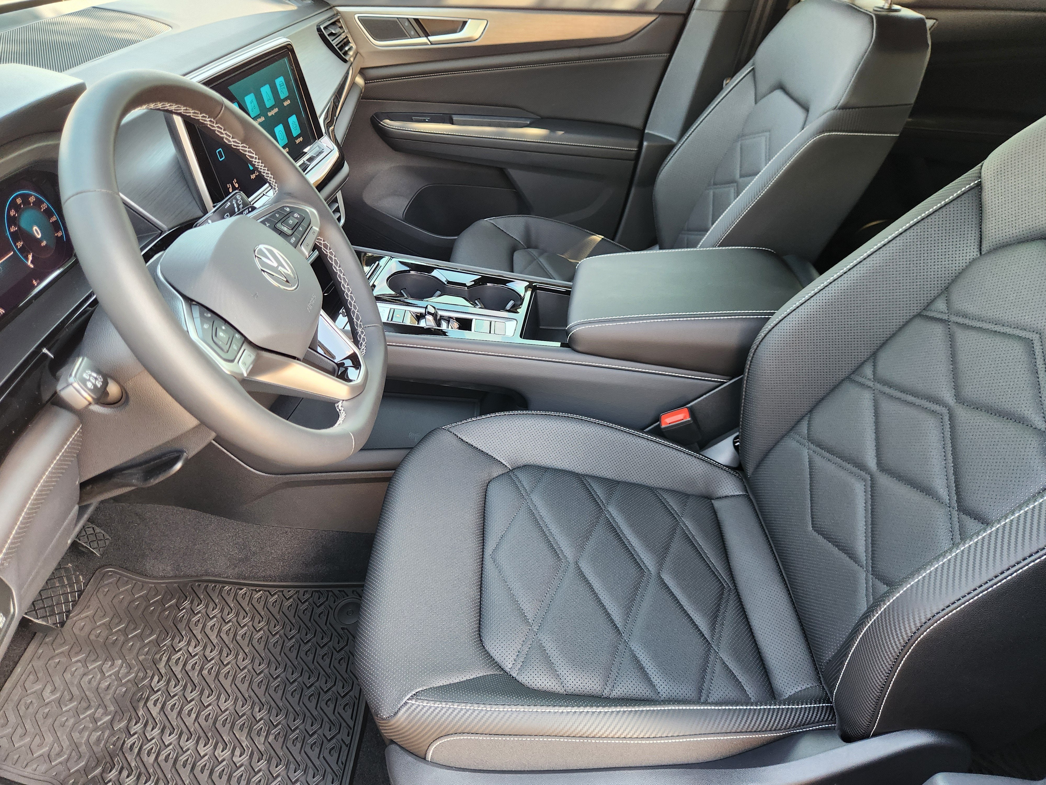 2026 Volkswagen Atlas Cross Sport 2.0T SE w/Technology
