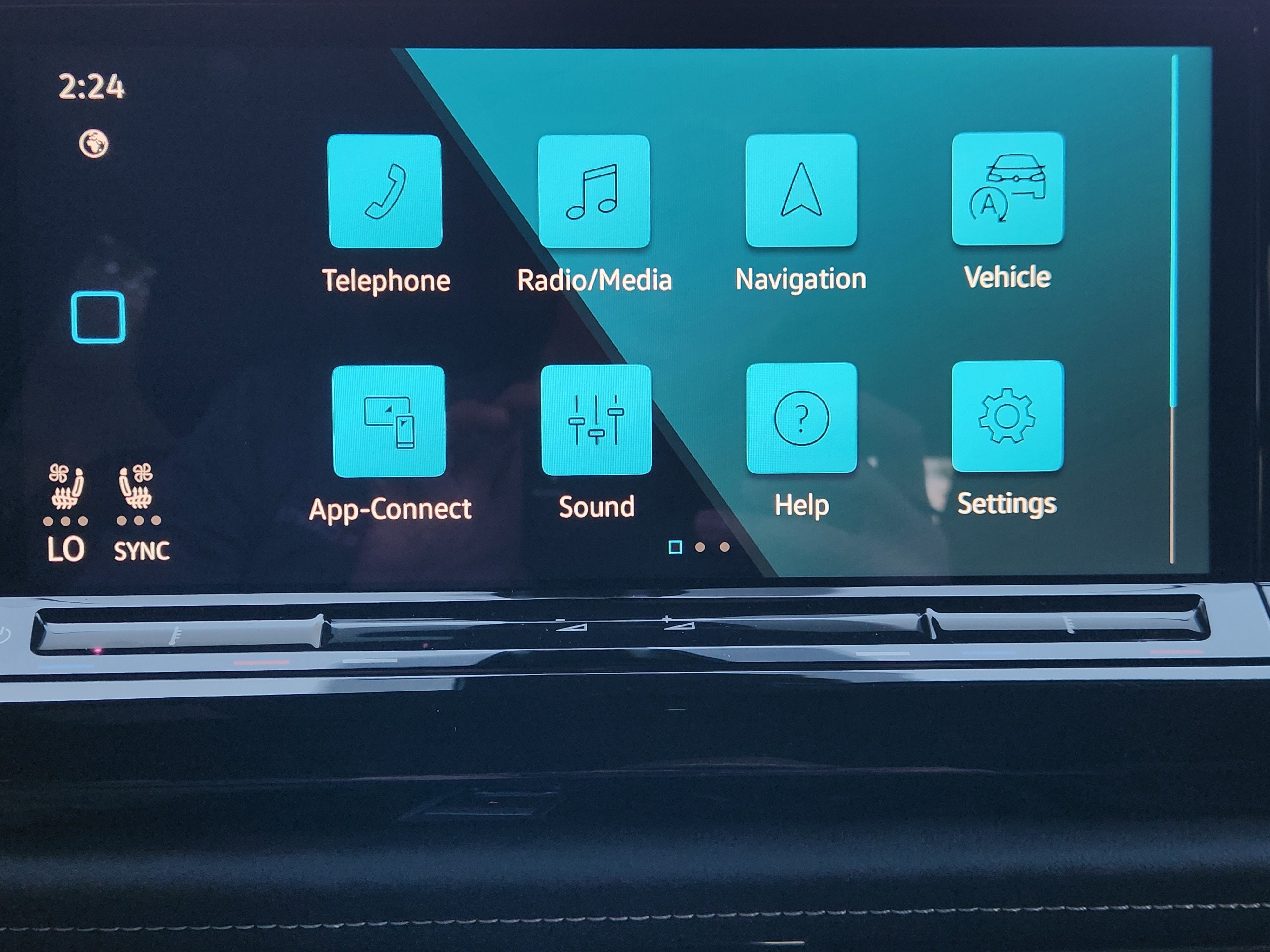 2026 Volkswagen Atlas Cross Sport 2.0T SE w/Technology