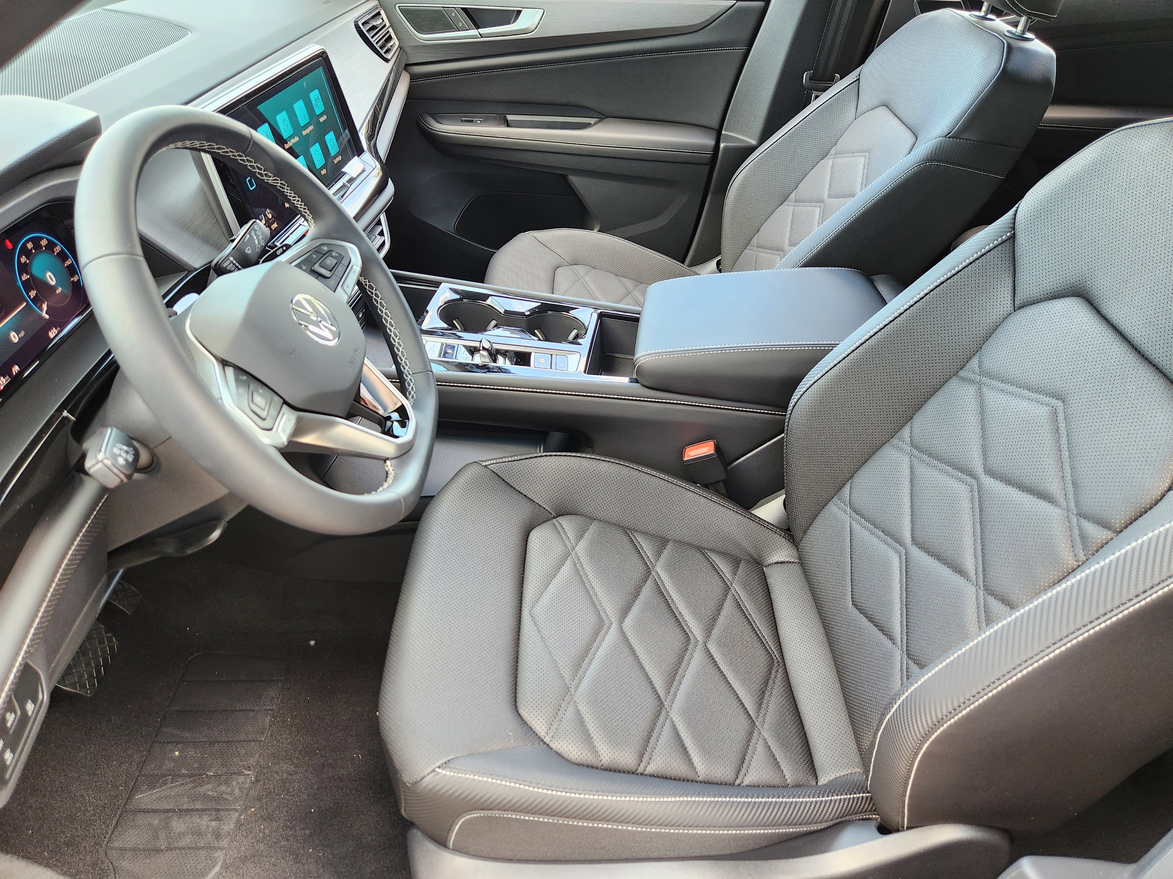 2026 Volkswagen Atlas Cross Sport 2.0T SE w/Technology