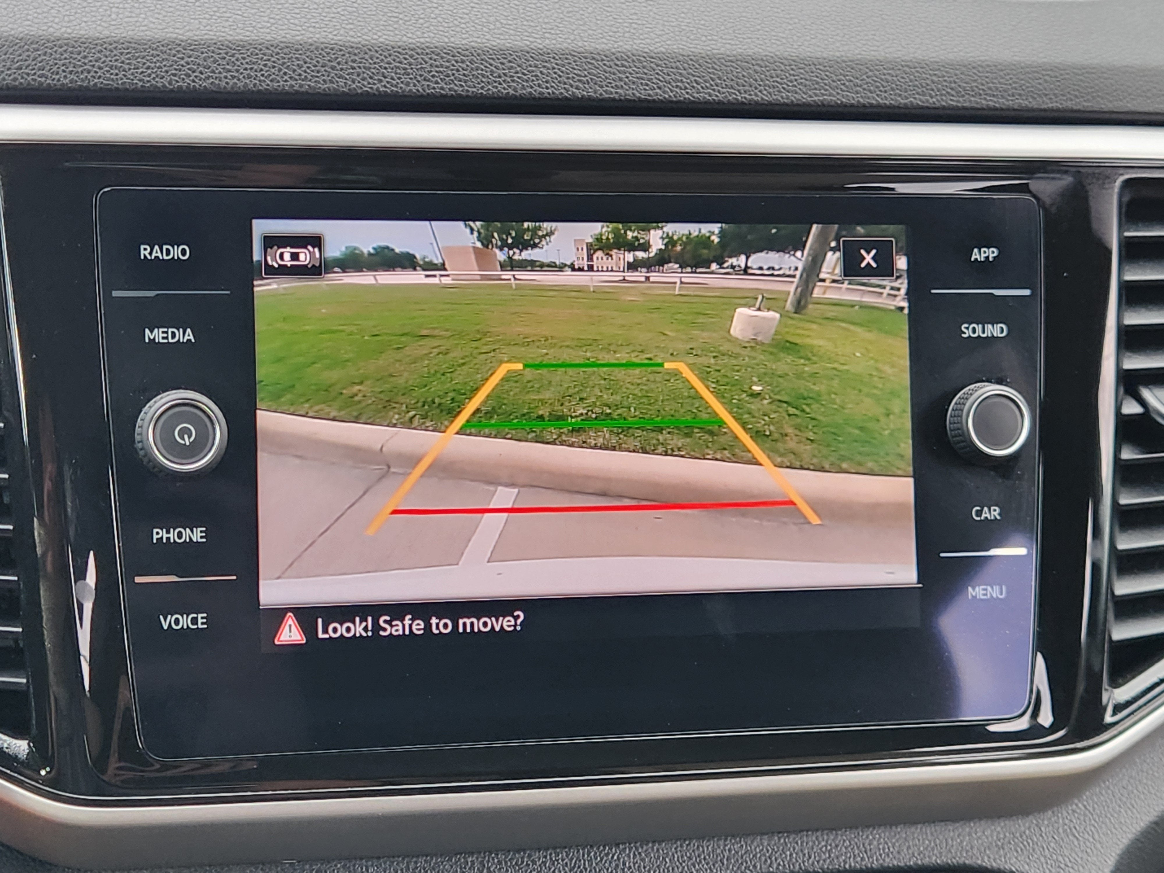2022 Volkswagen Atlas Cross Sport 3.6L V6 SE w/Technology