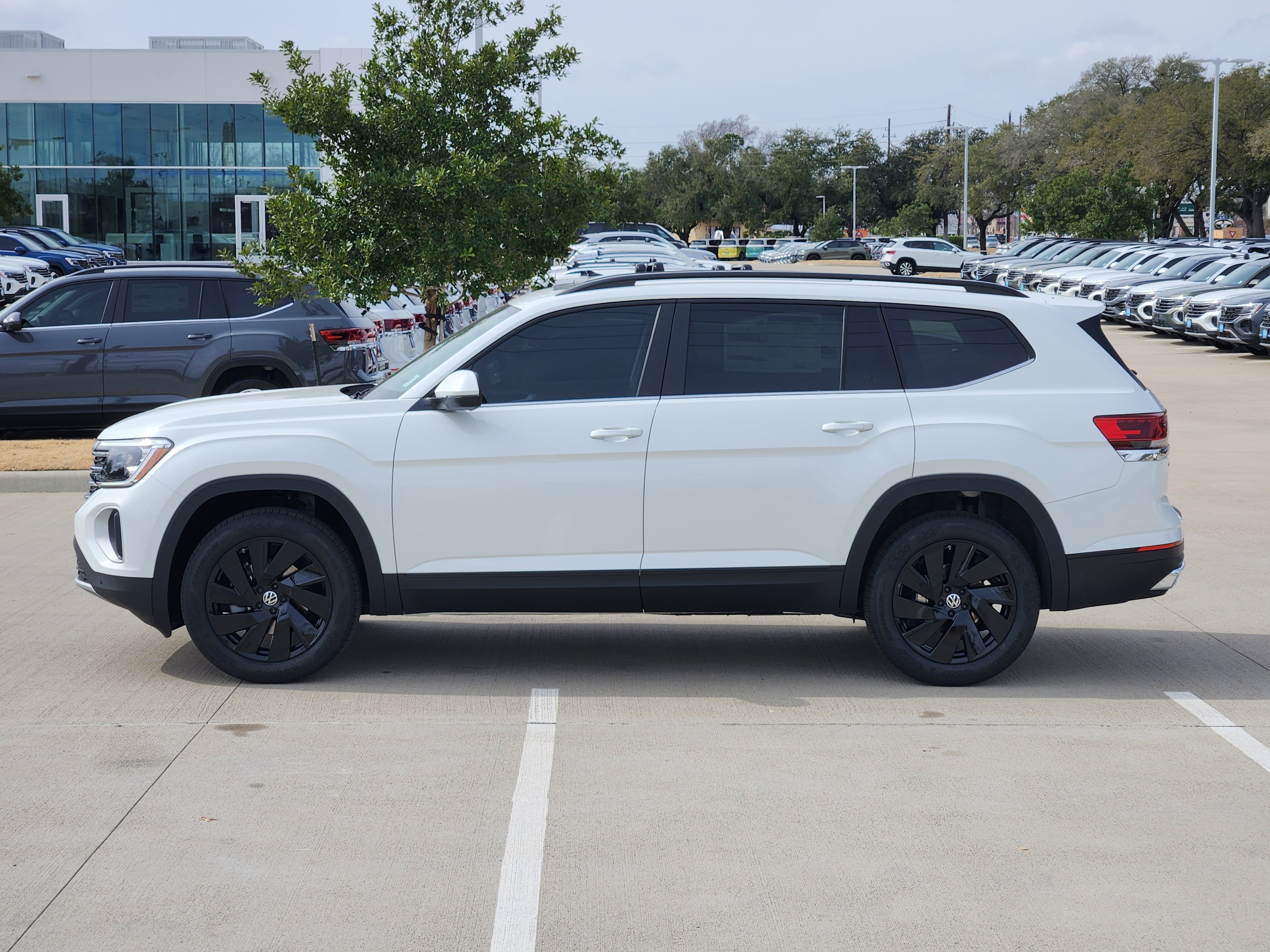 2026 Volkswagen Atlas 2.0T SE w/Technology