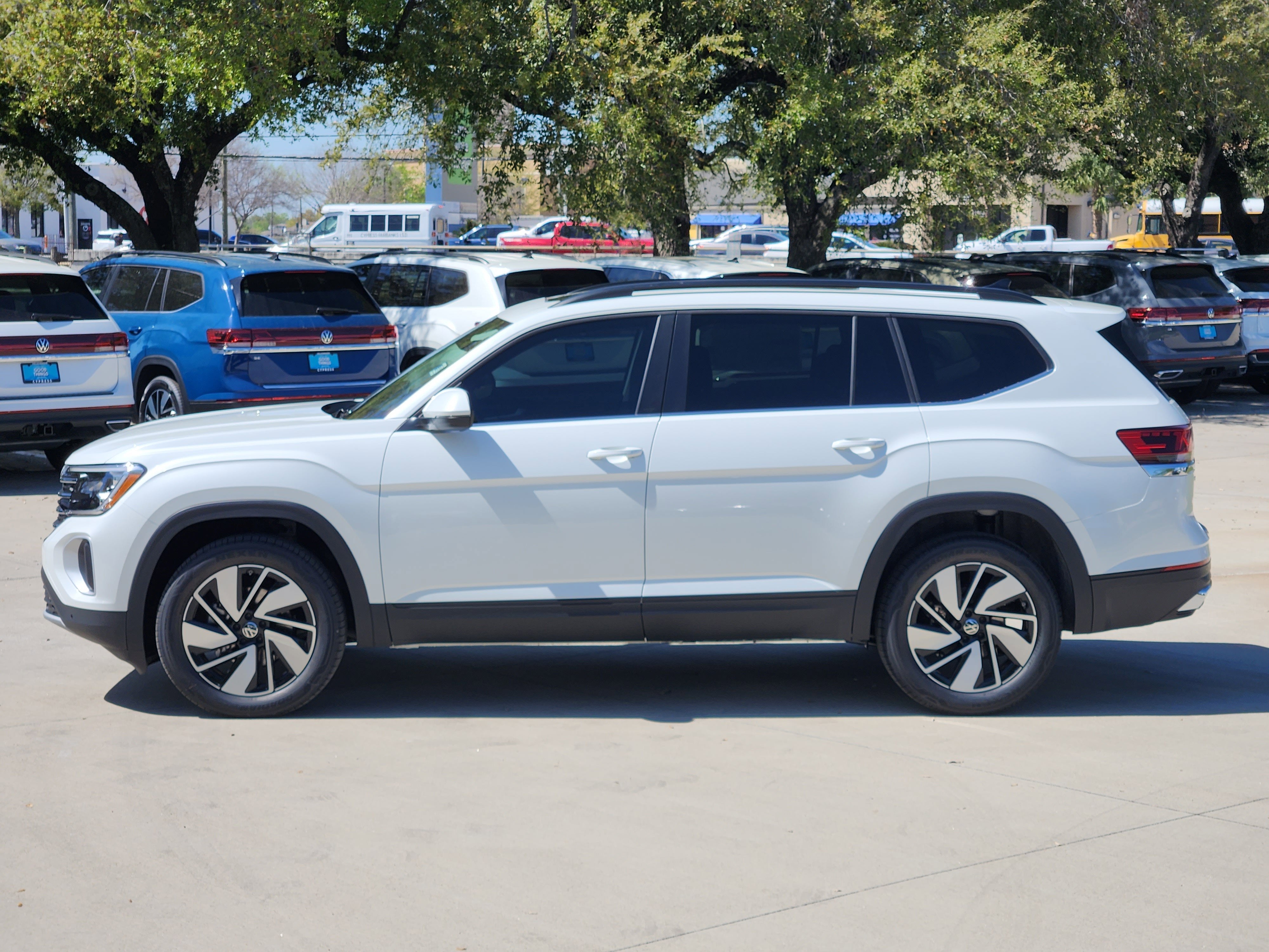 2026 Volkswagen Atlas 2.0T SE w/Technology