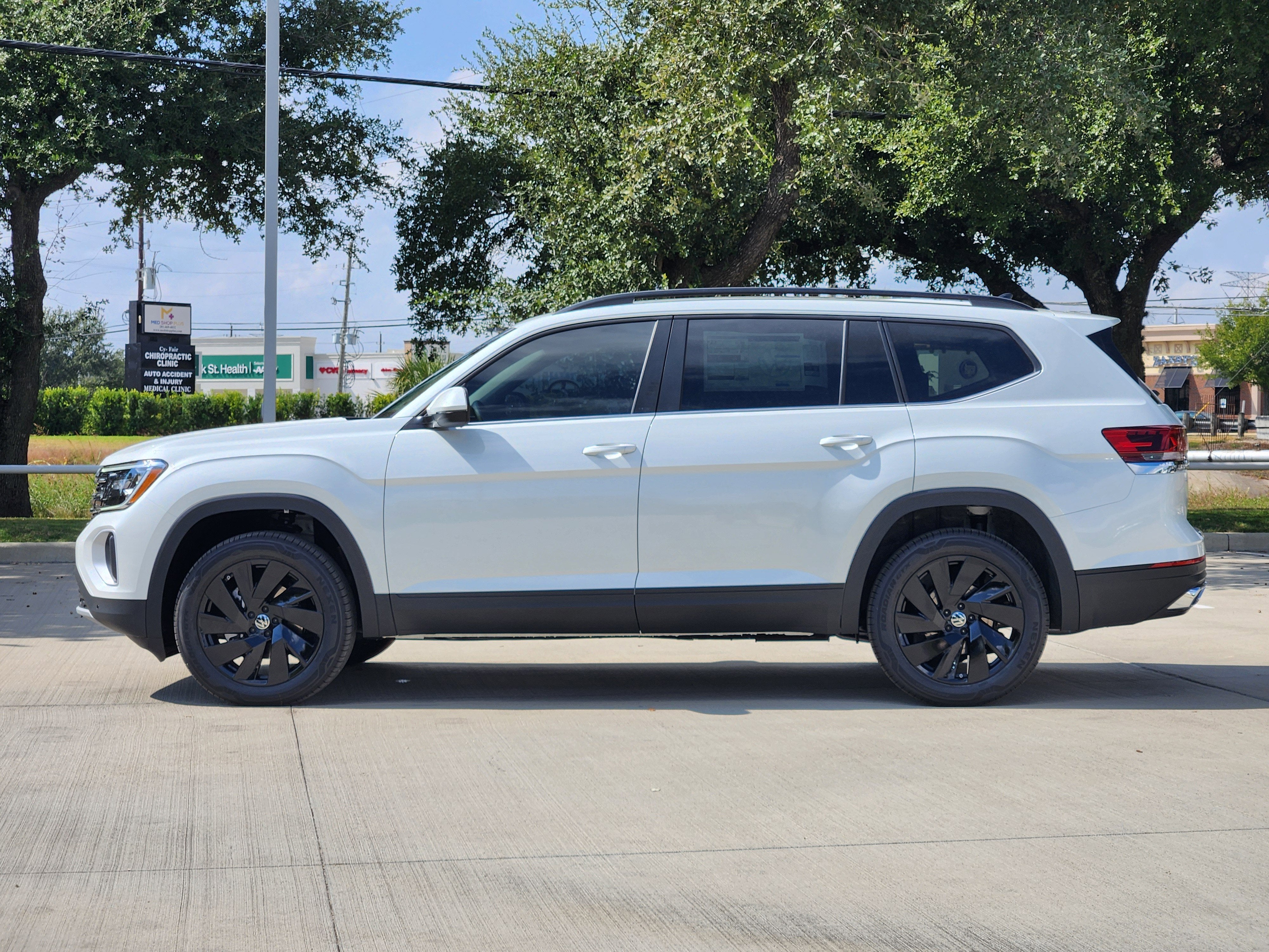 2026 Volkswagen Atlas 2.0T SE w/Technology