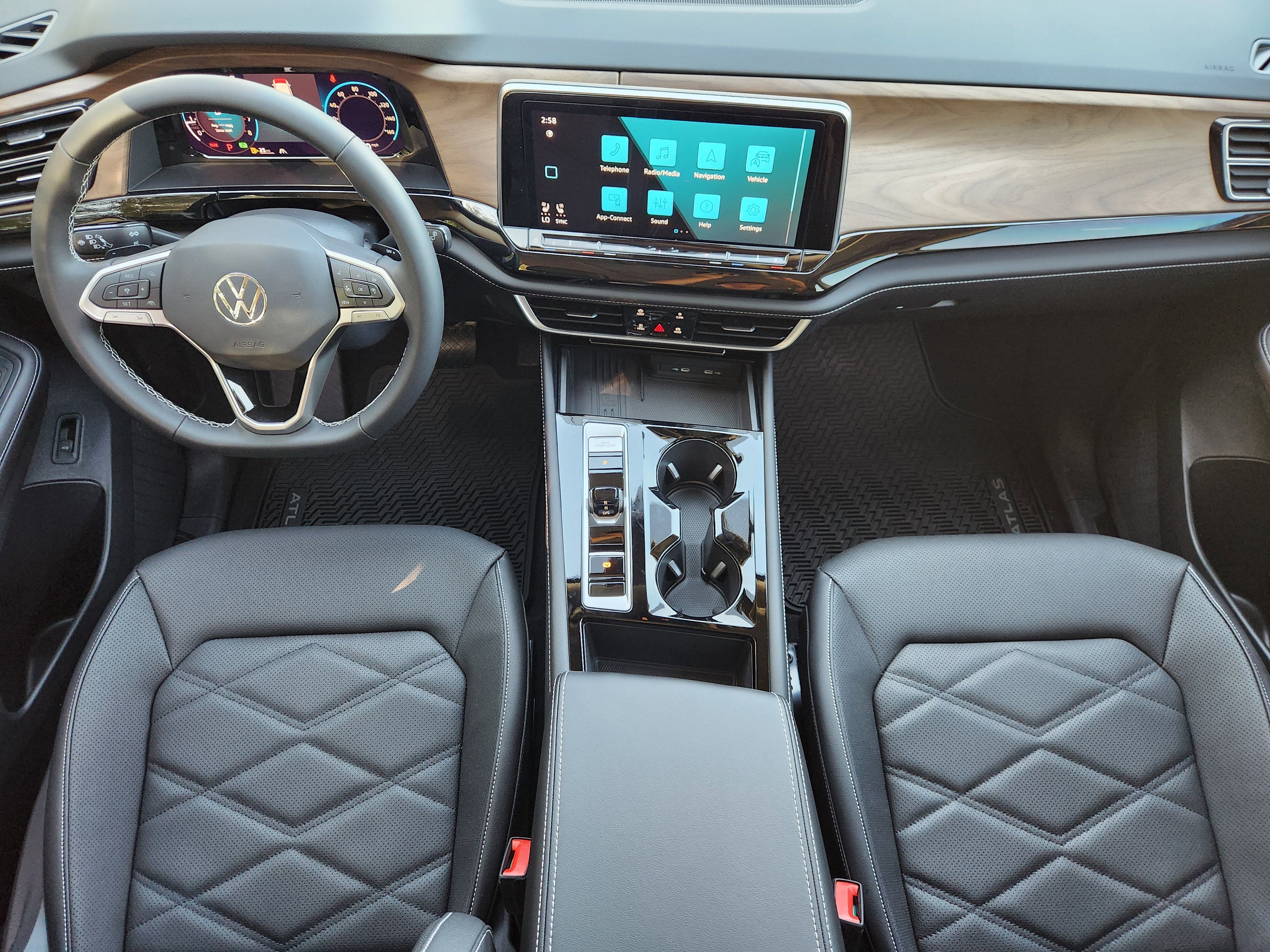 2026 Volkswagen Atlas 2.0T SE w/Technology