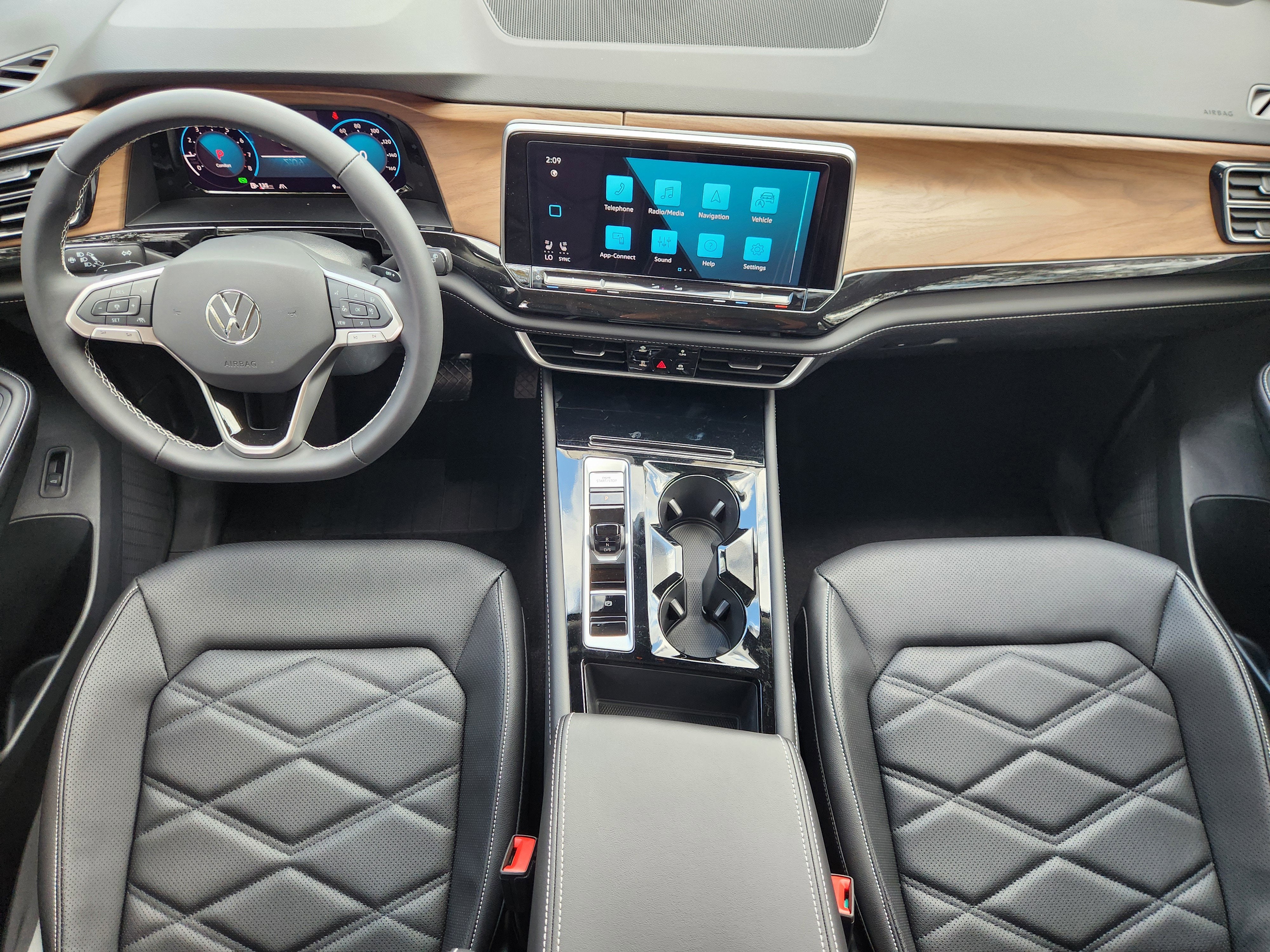 2026 Volkswagen Atlas 2.0T SE w/Technology