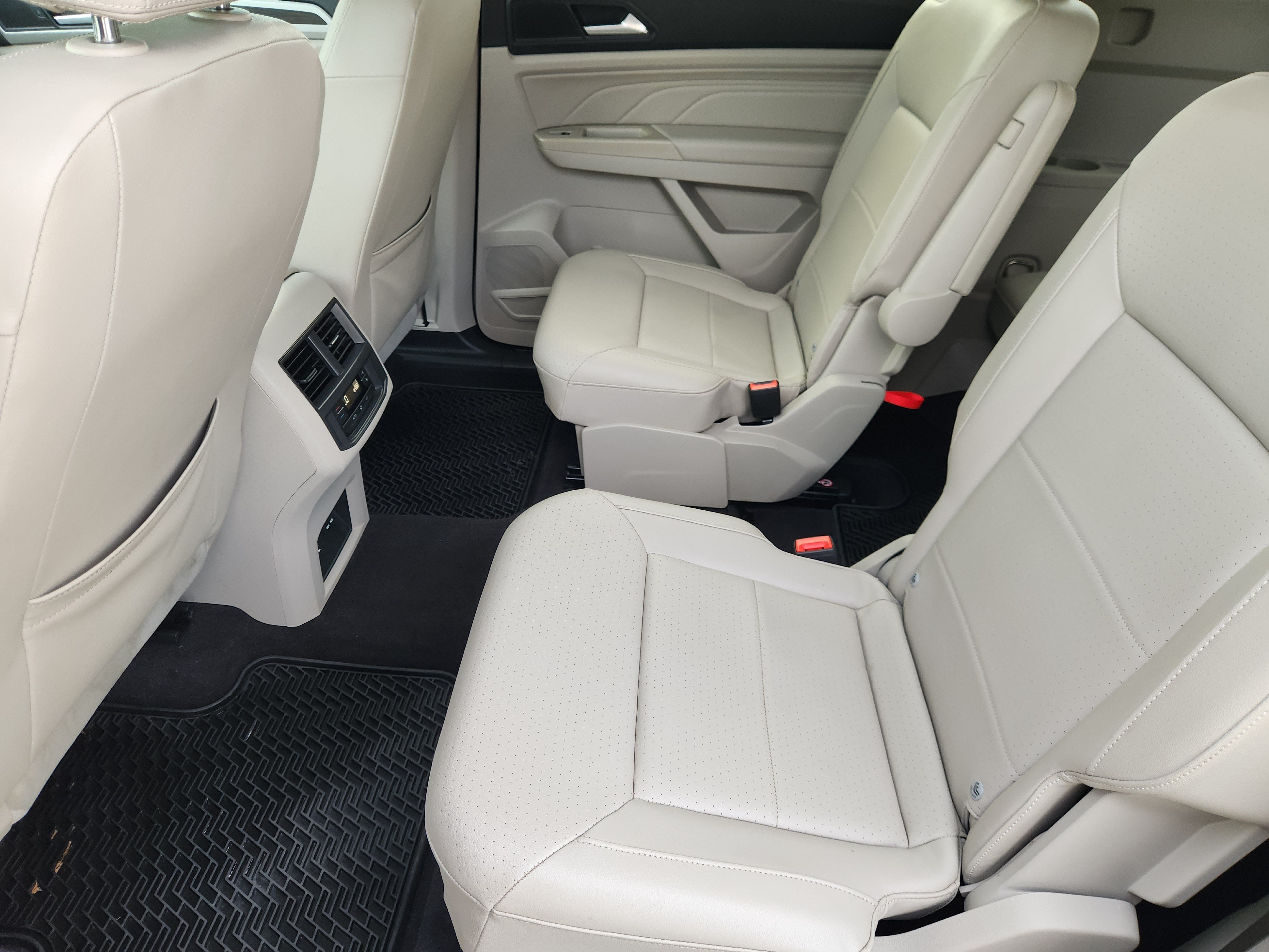 2021 Volkswagen Atlas 3.6L V6 SE w/Technology