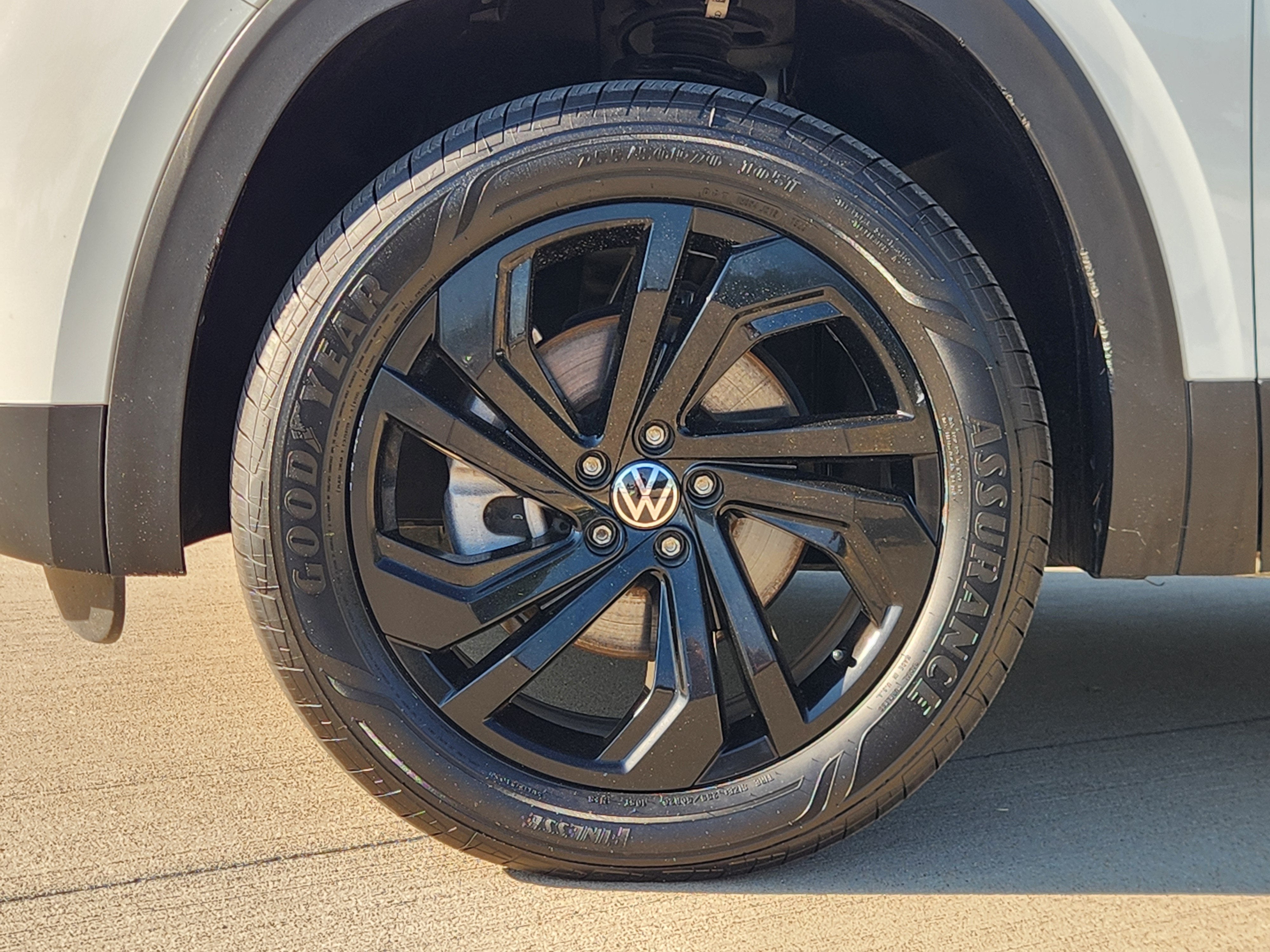 2023 Volkswagen Atlas 3.6L V6 SE w/Technology