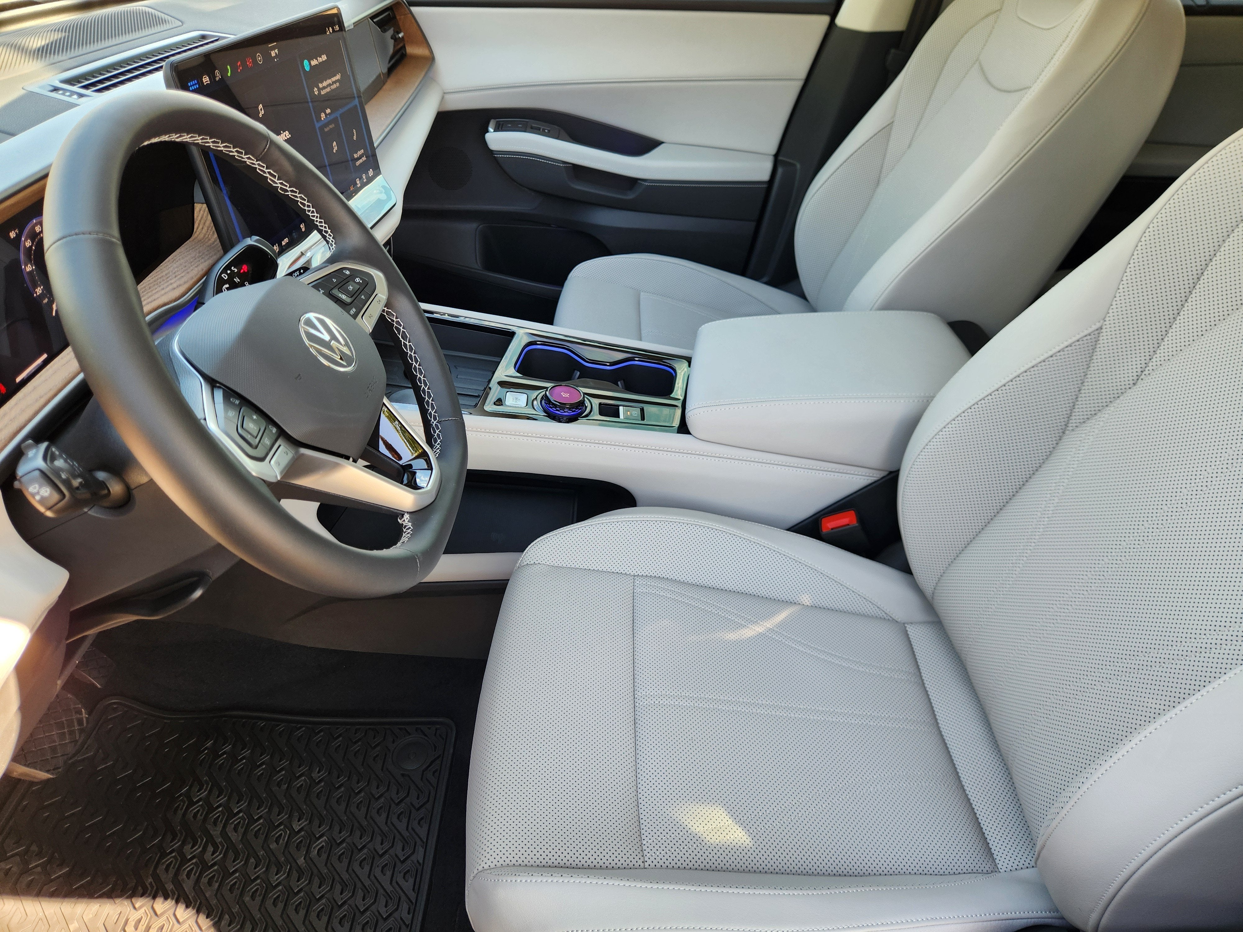 2027 Volkswagen Atlas SE w/Technology