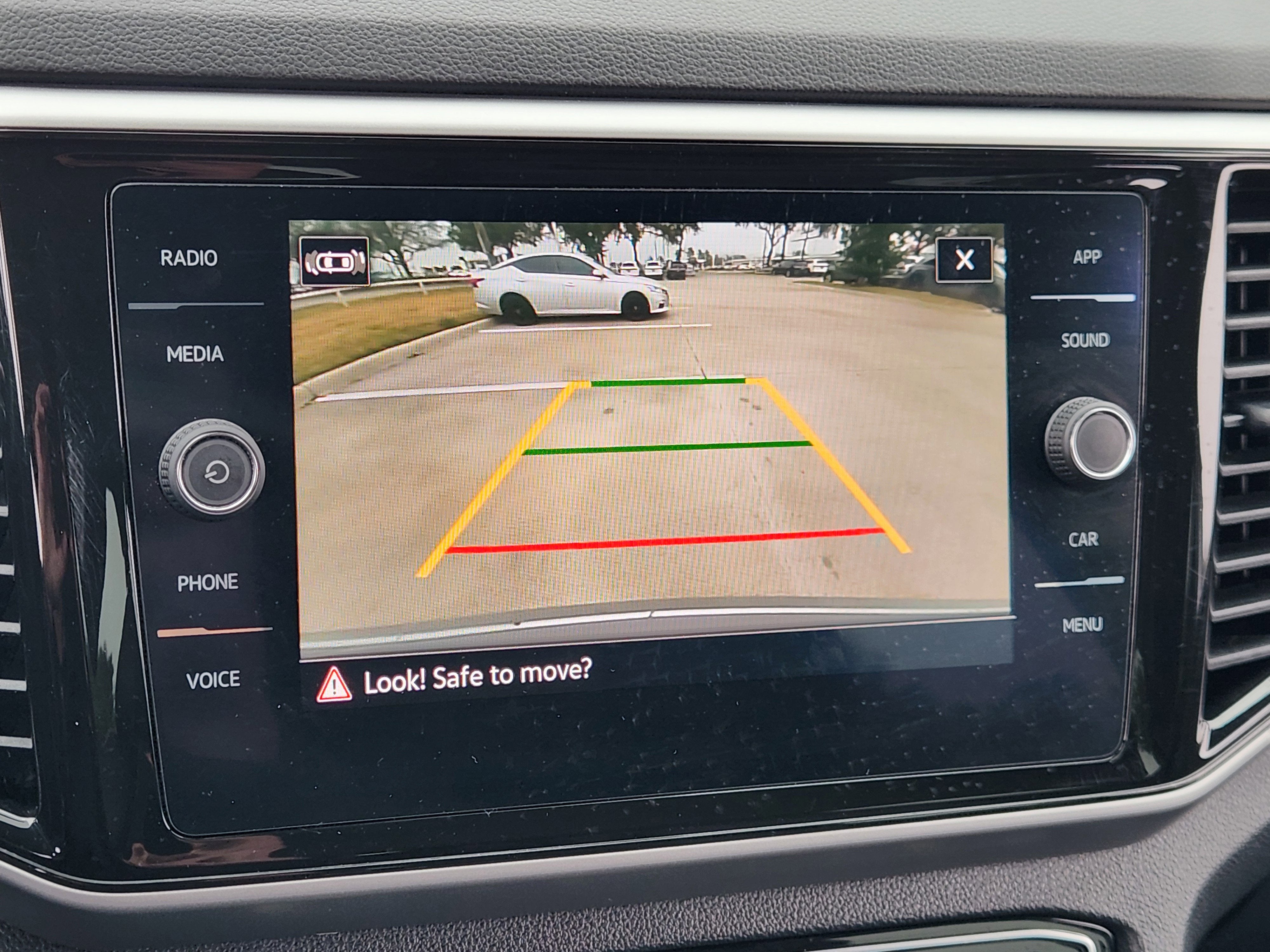 2022 Volkswagen Atlas Cross Sport 3.6L V6 SE w/Technology