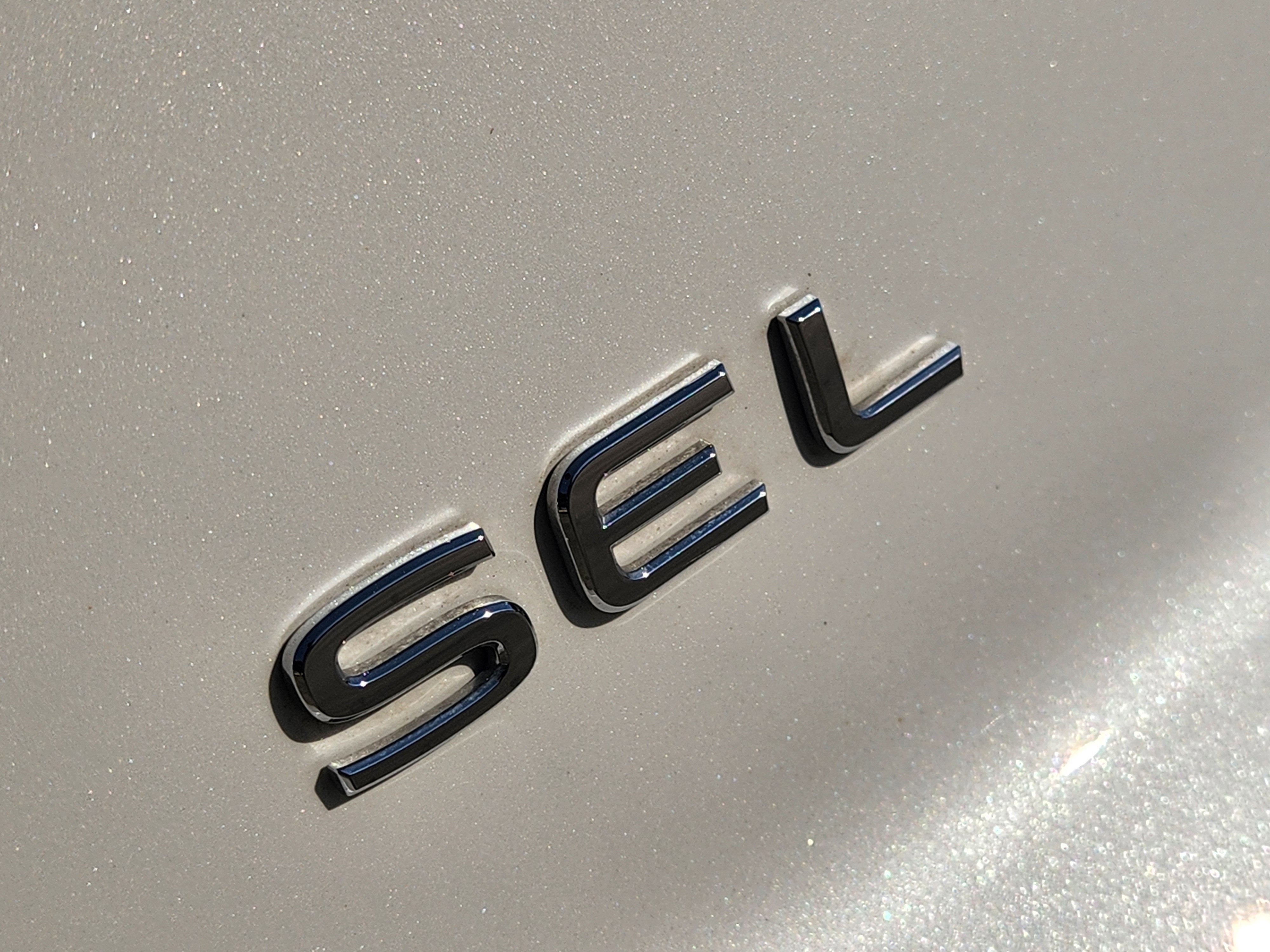 2023 Volkswagen Atlas Cross Sport 2.0T SEL R-Line Black