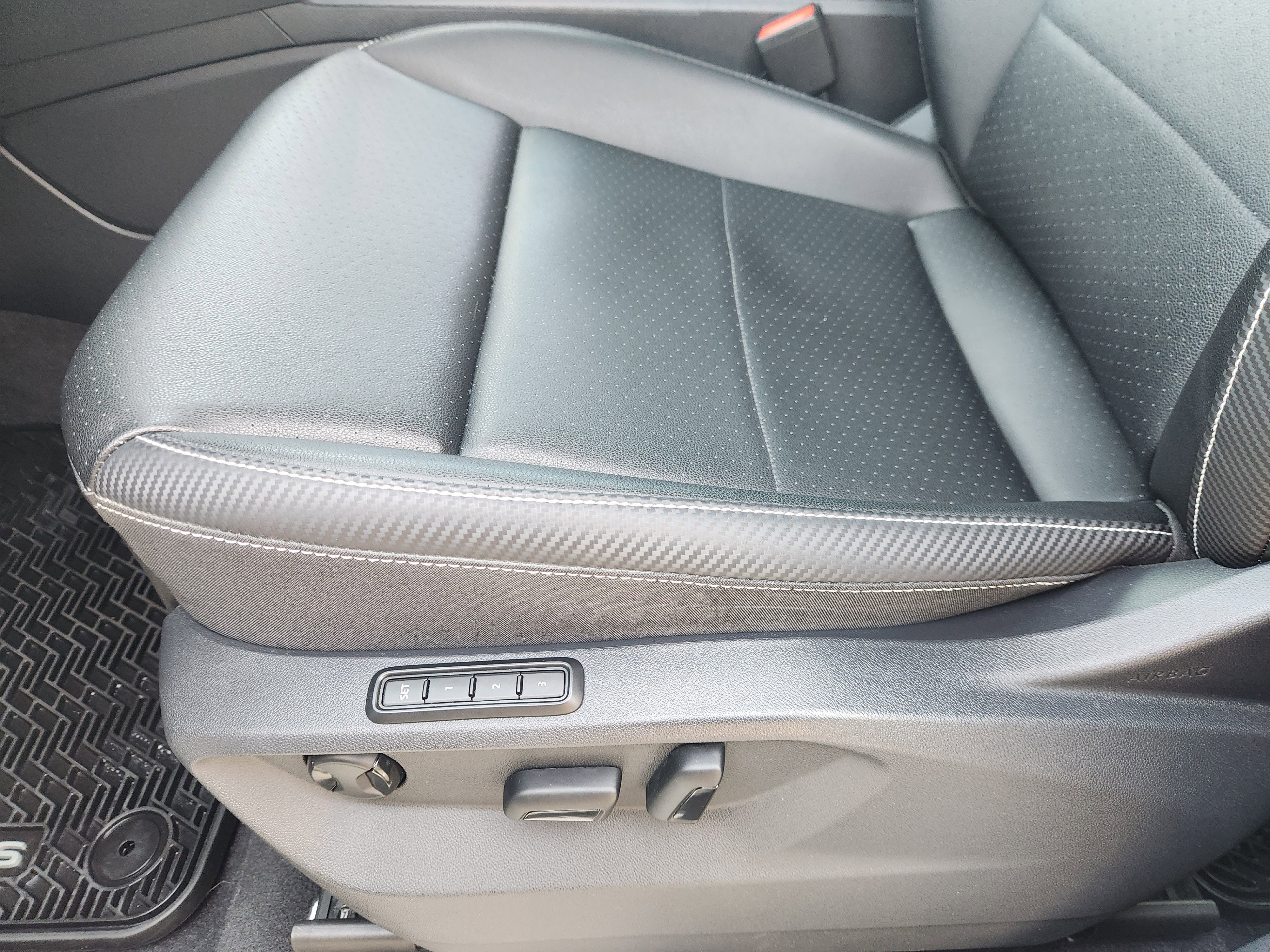 2023 Volkswagen Atlas Cross Sport 2.0T SEL R-Line Black