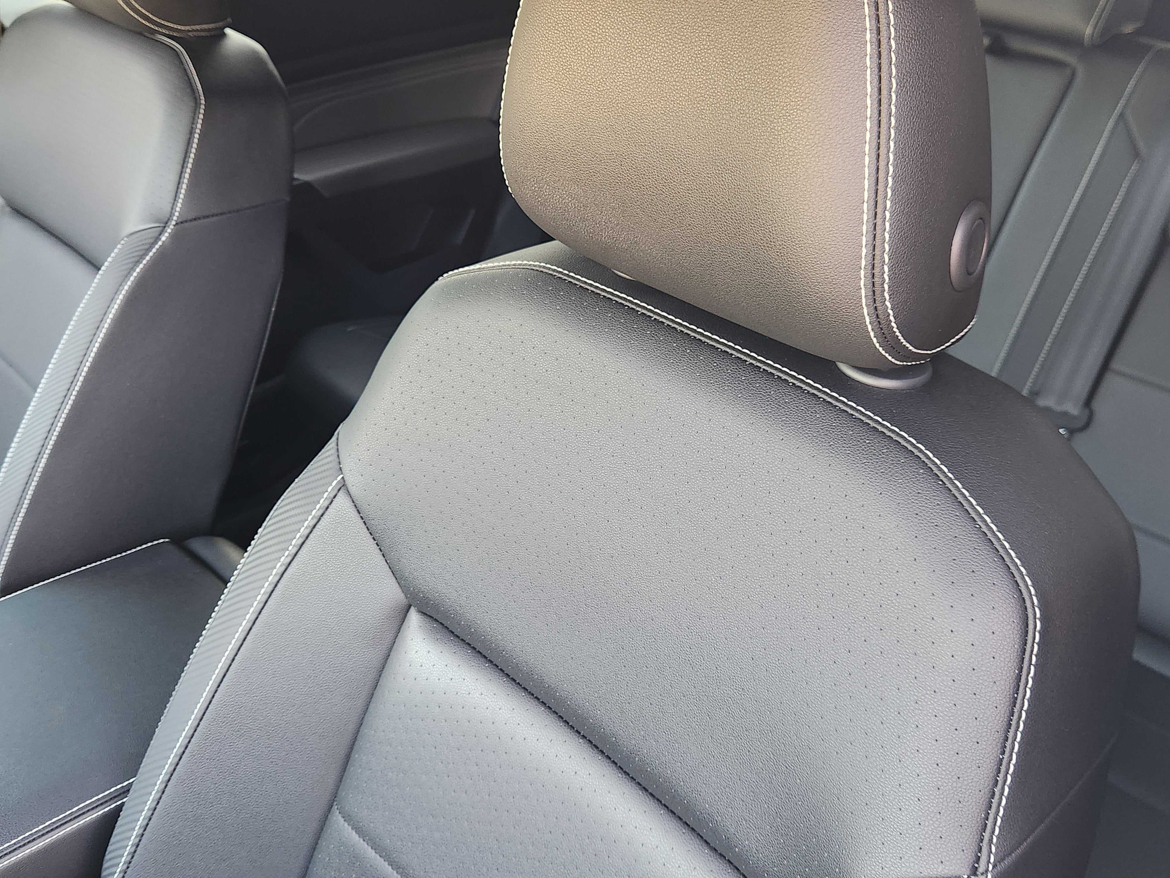 2023 Volkswagen Atlas Cross Sport 2.0T SEL R-Line Black