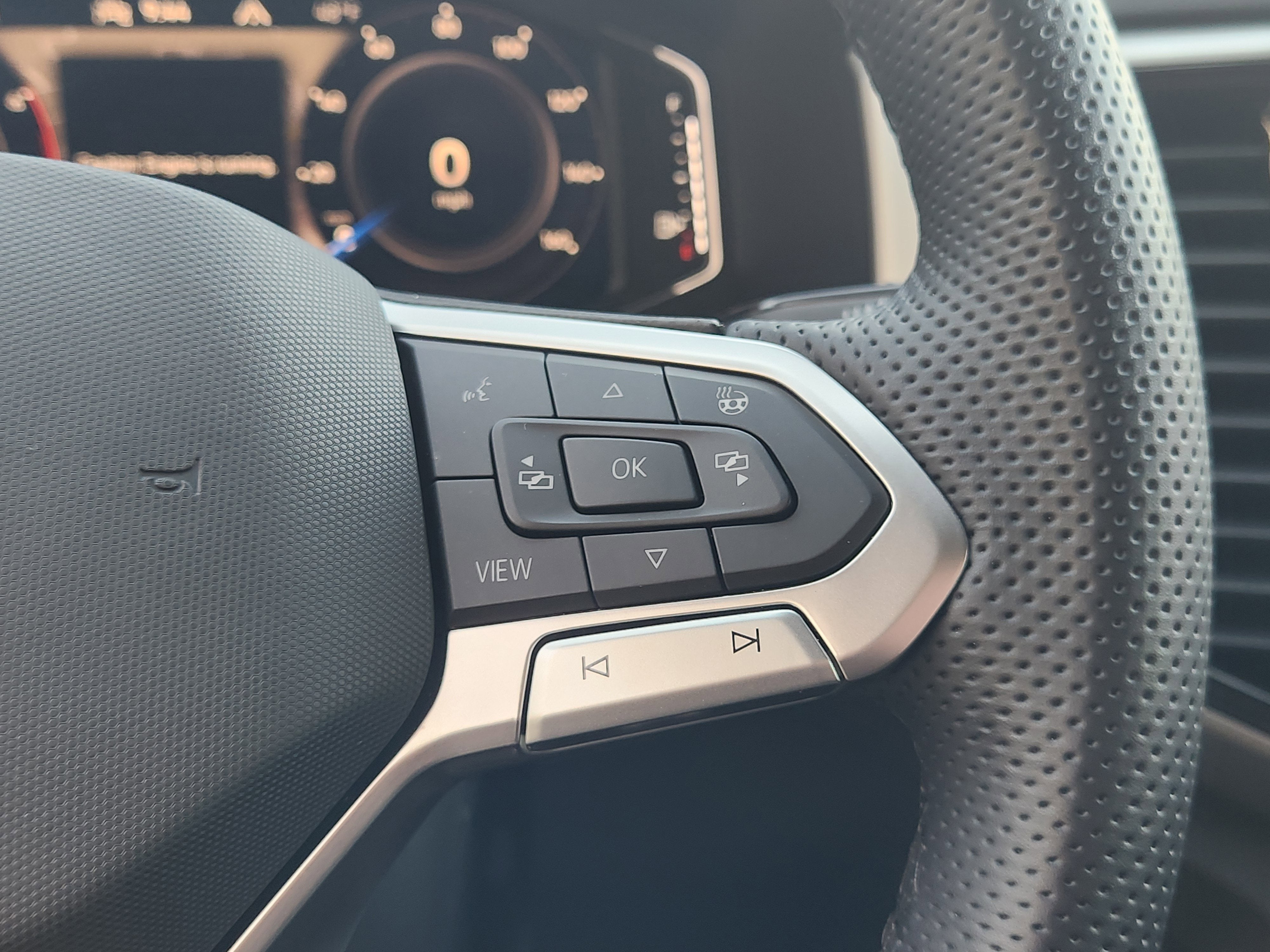 2023 Volkswagen Atlas Cross Sport 2.0T SEL R-Line Black