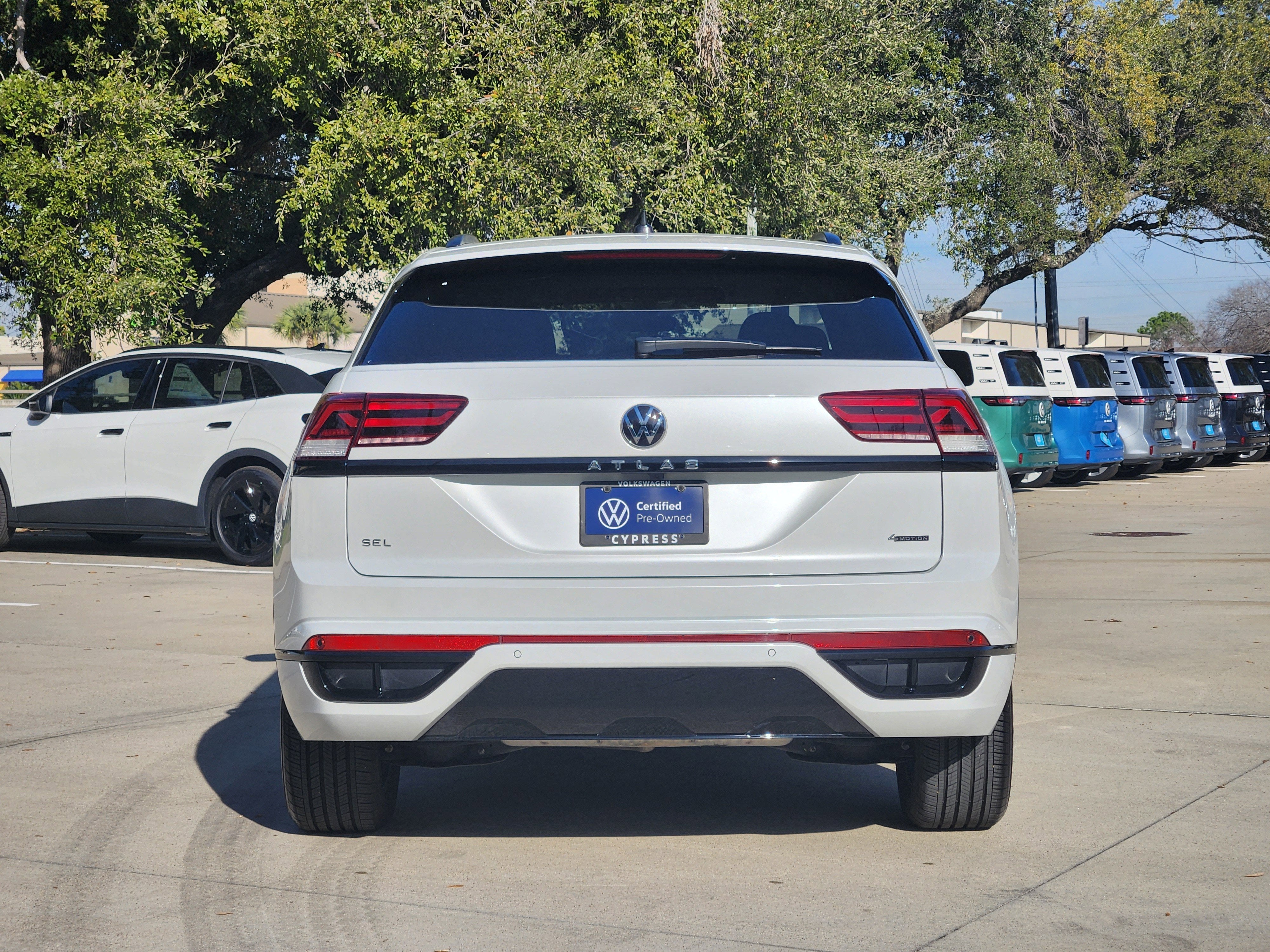 2023 Volkswagen Atlas Cross Sport 2.0T SEL R-Line Black