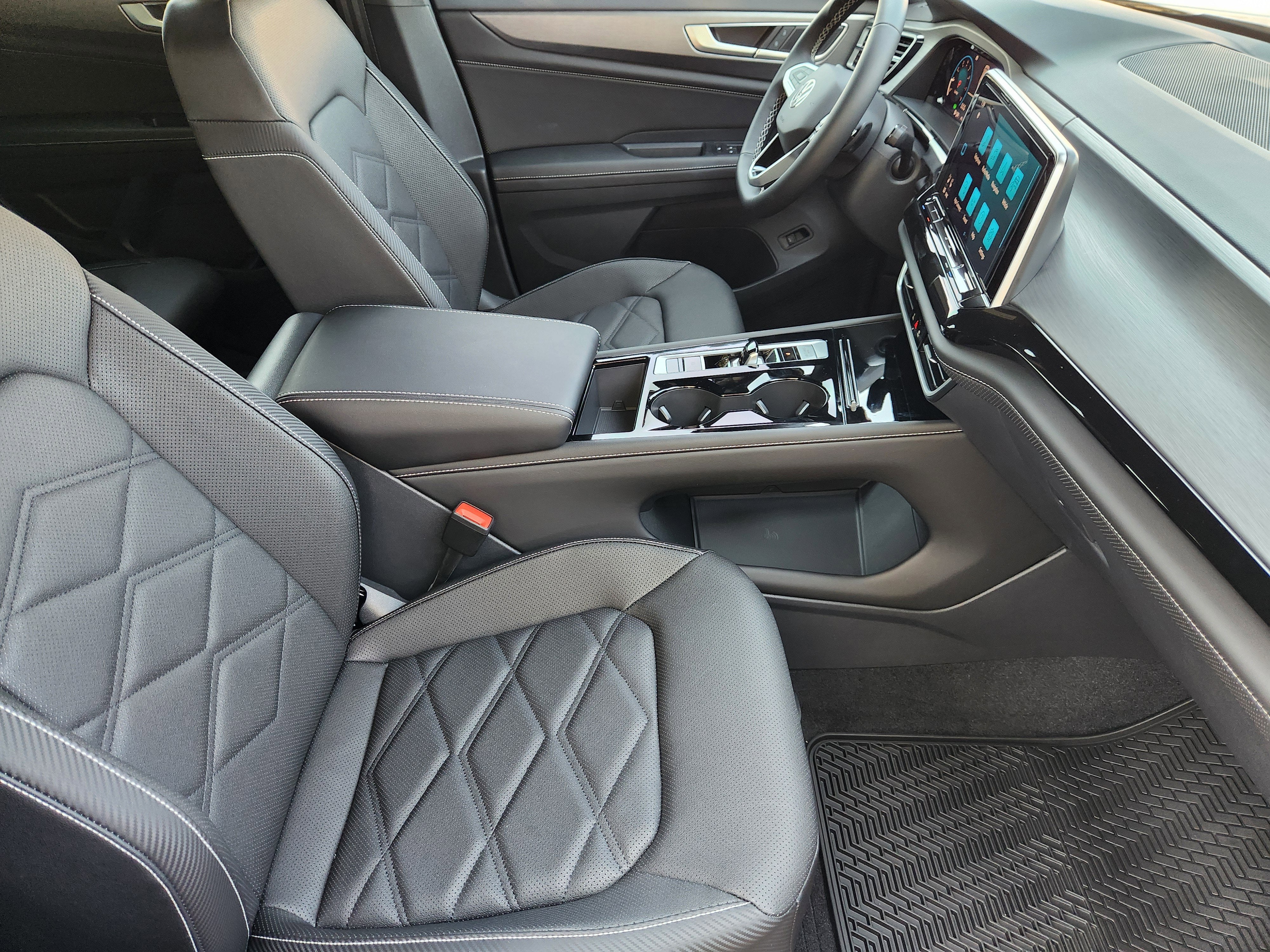 2026 Volkswagen Atlas Cross Sport 2.0T SE w/Technology