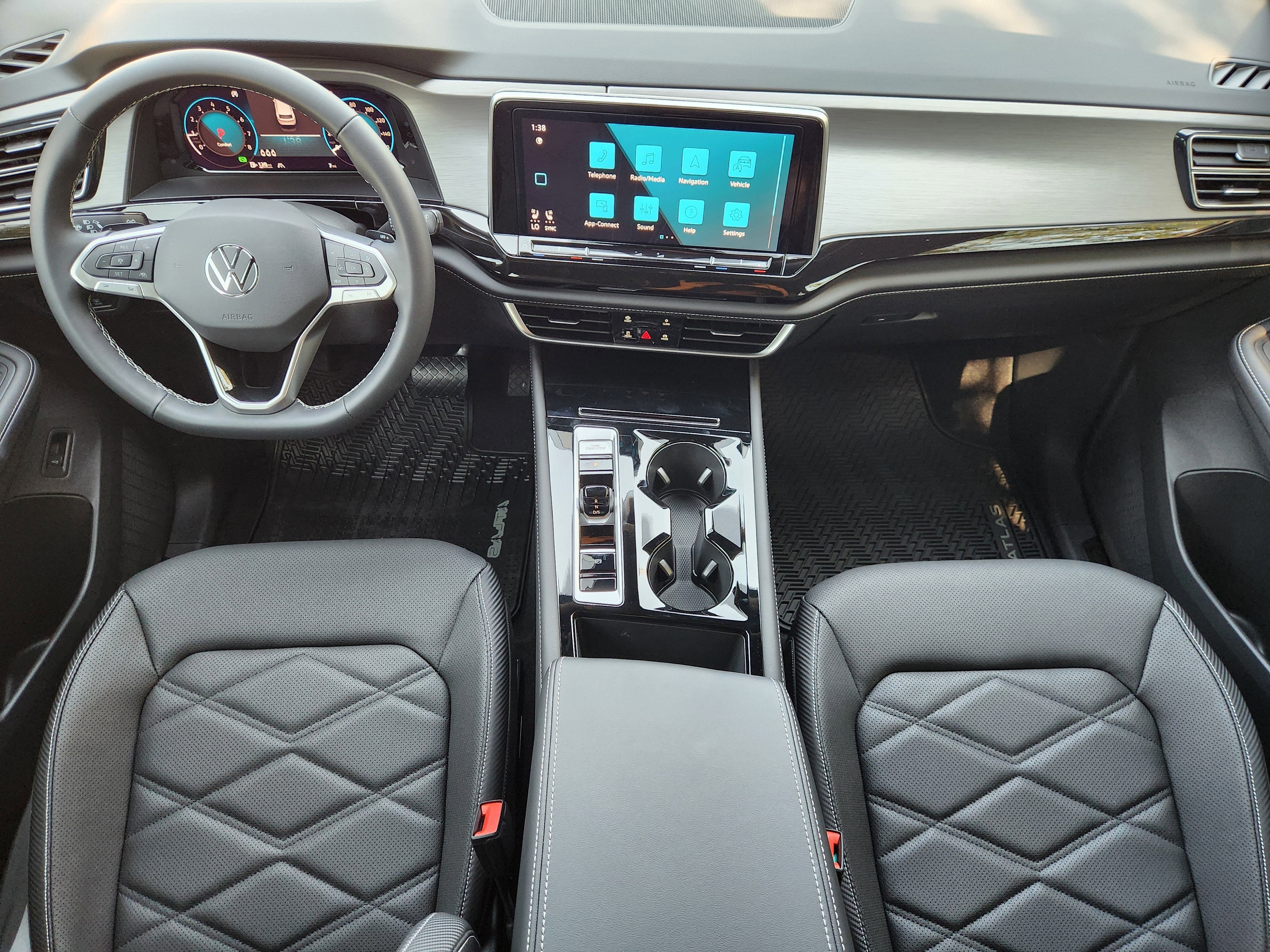 2026 Volkswagen Atlas Cross Sport 2.0T SE w/Technology