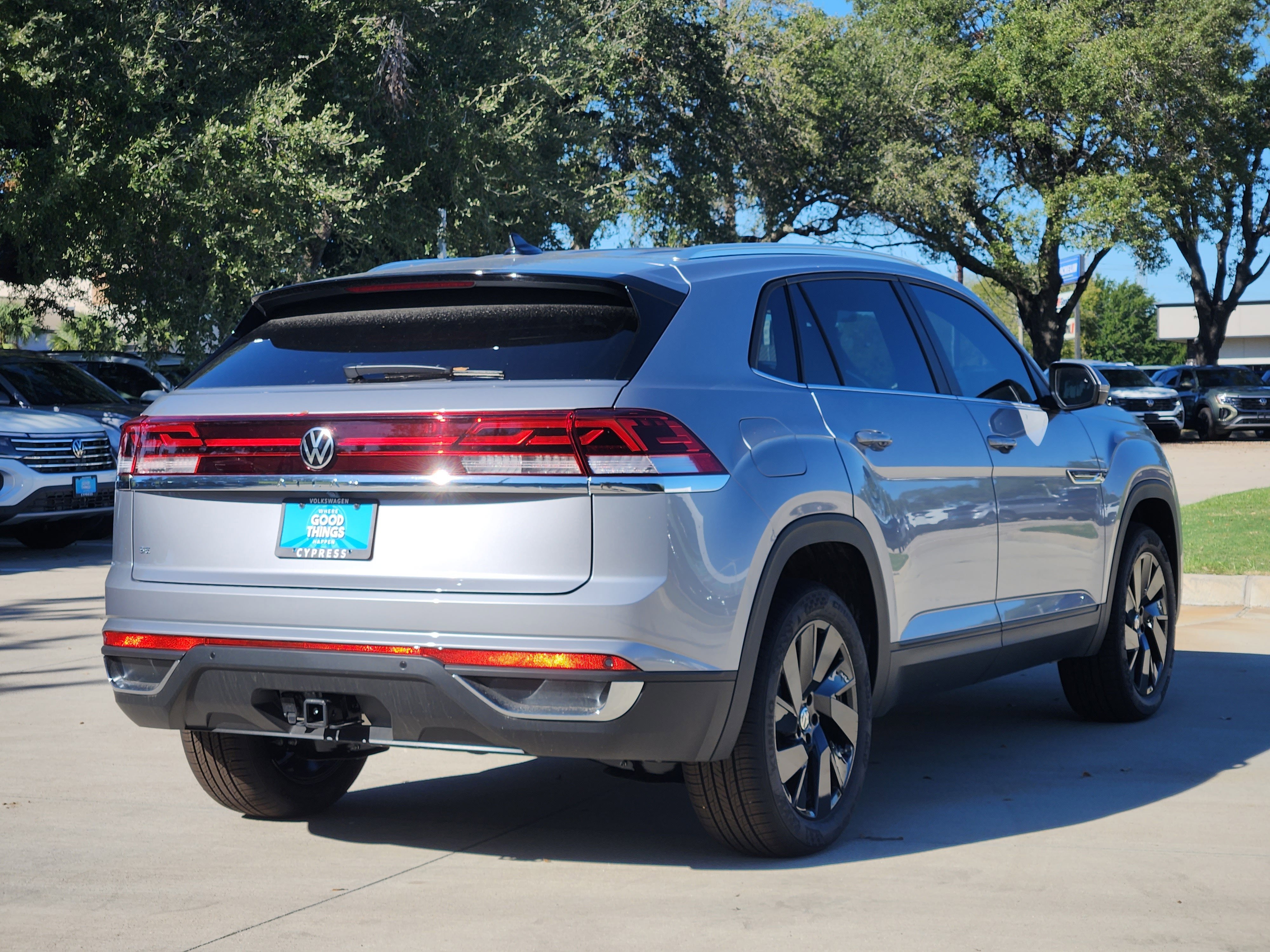 2026 Volkswagen Atlas Cross Sport 2.0T SE w/Technology