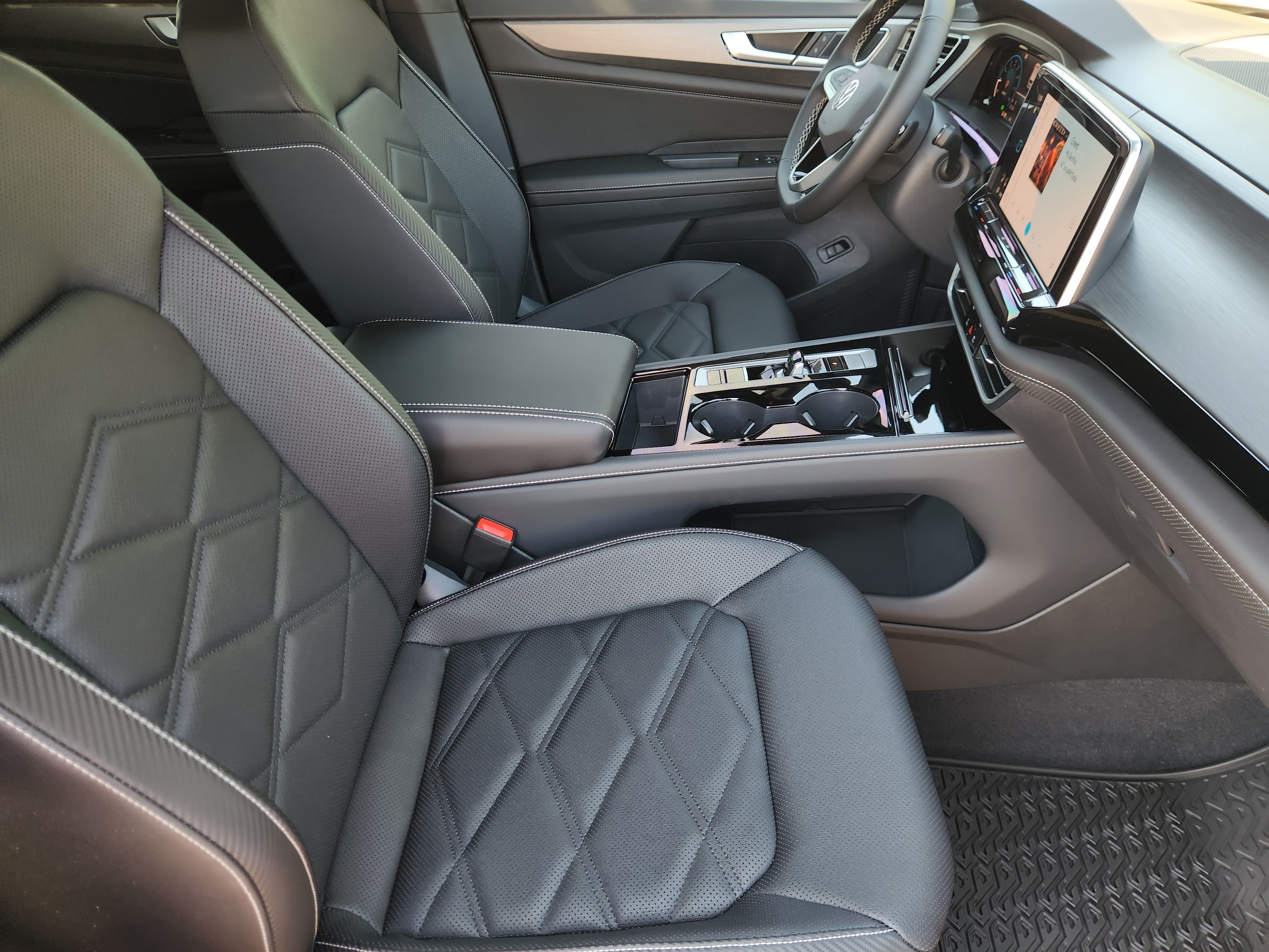 2026 Volkswagen Atlas Cross Sport 2.0T SE w/Technology