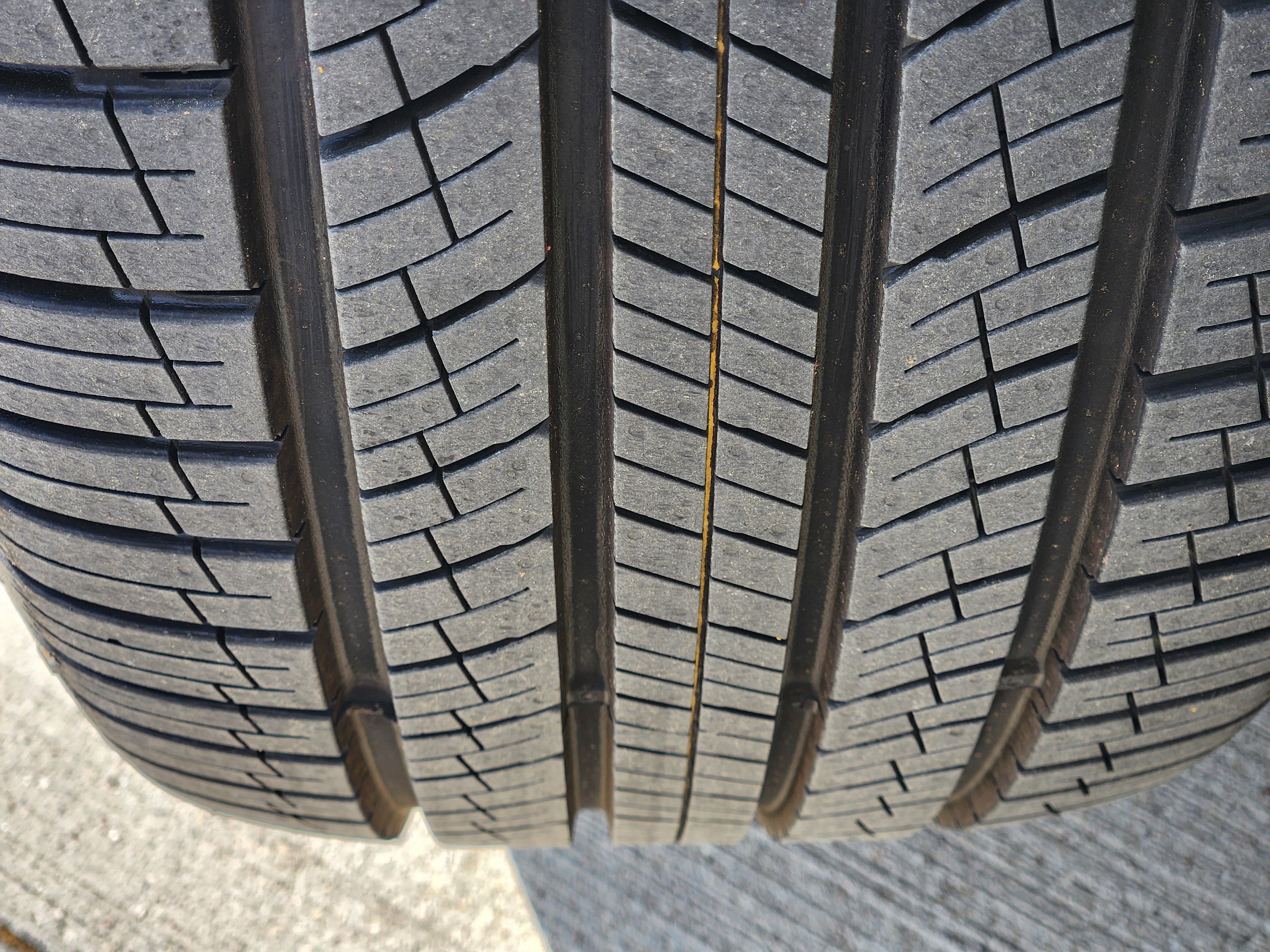 2023 Volkswagen Atlas Cross Sport 2.0T SE w/Technology