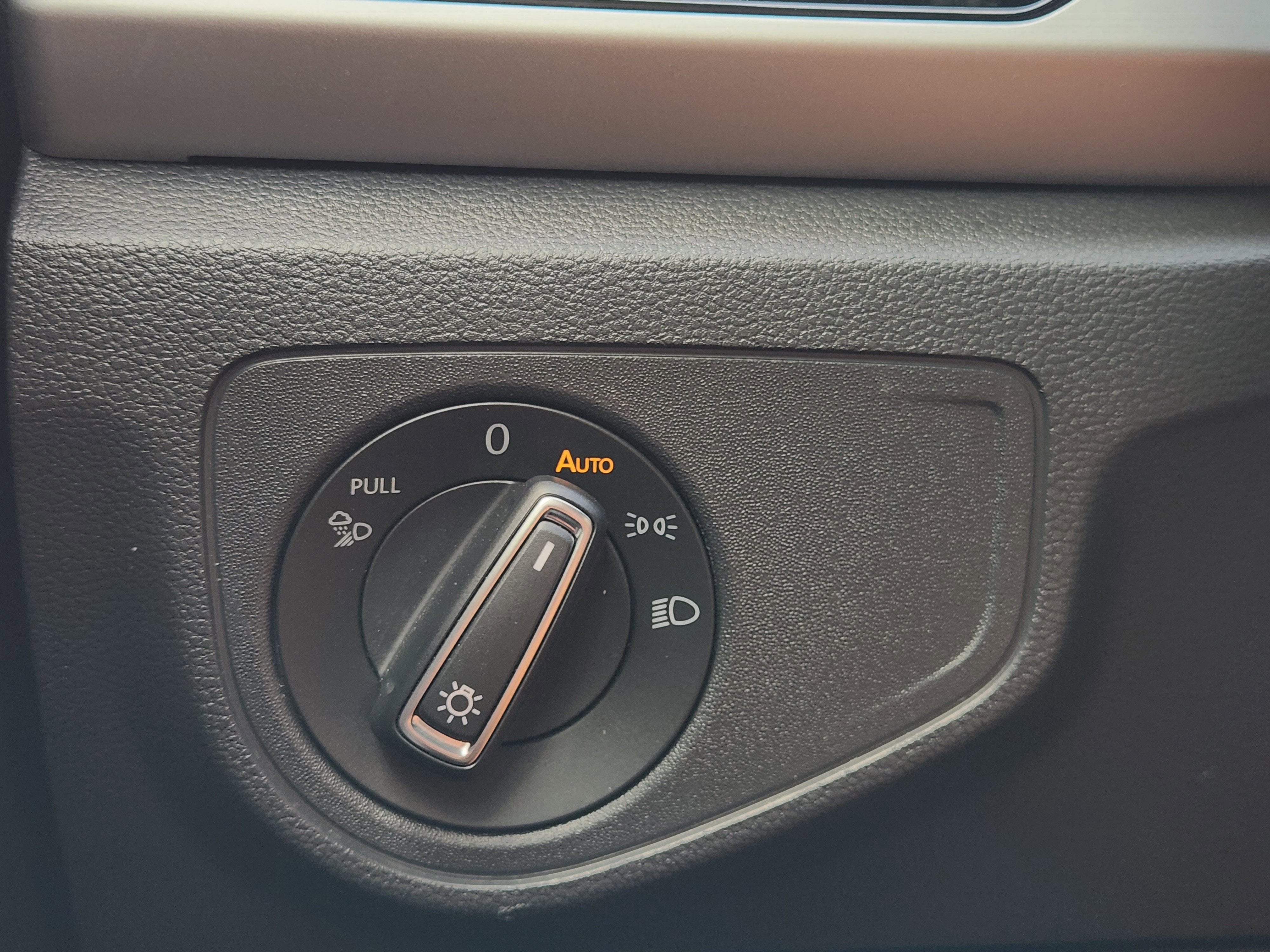 2023 Volkswagen Atlas Cross Sport 2.0T SE w/Technology