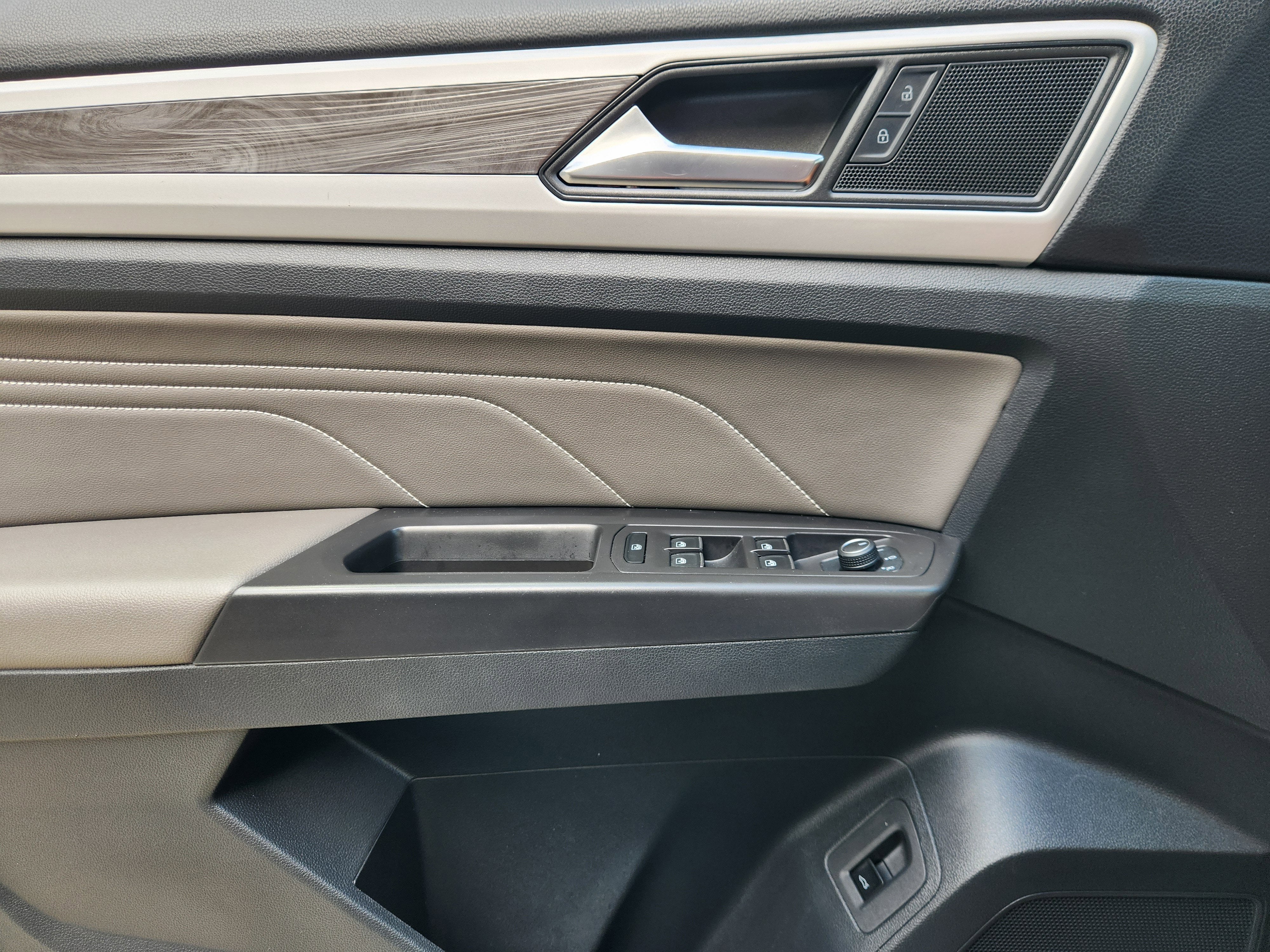 2023 Volkswagen Atlas Cross Sport 2.0T SE w/Technology