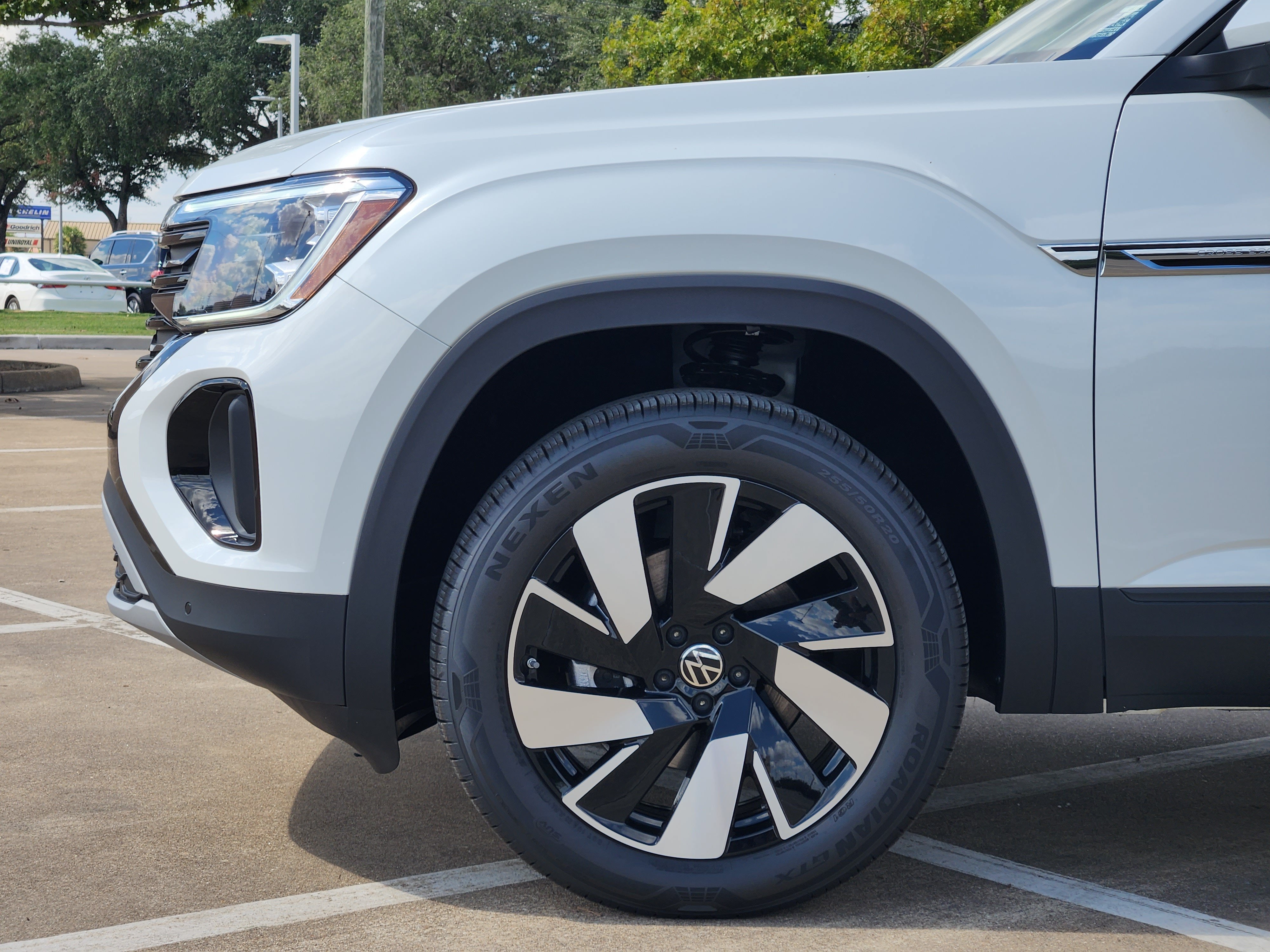 2026 Volkswagen Atlas Cross Sport 2.0T SE w/Technology