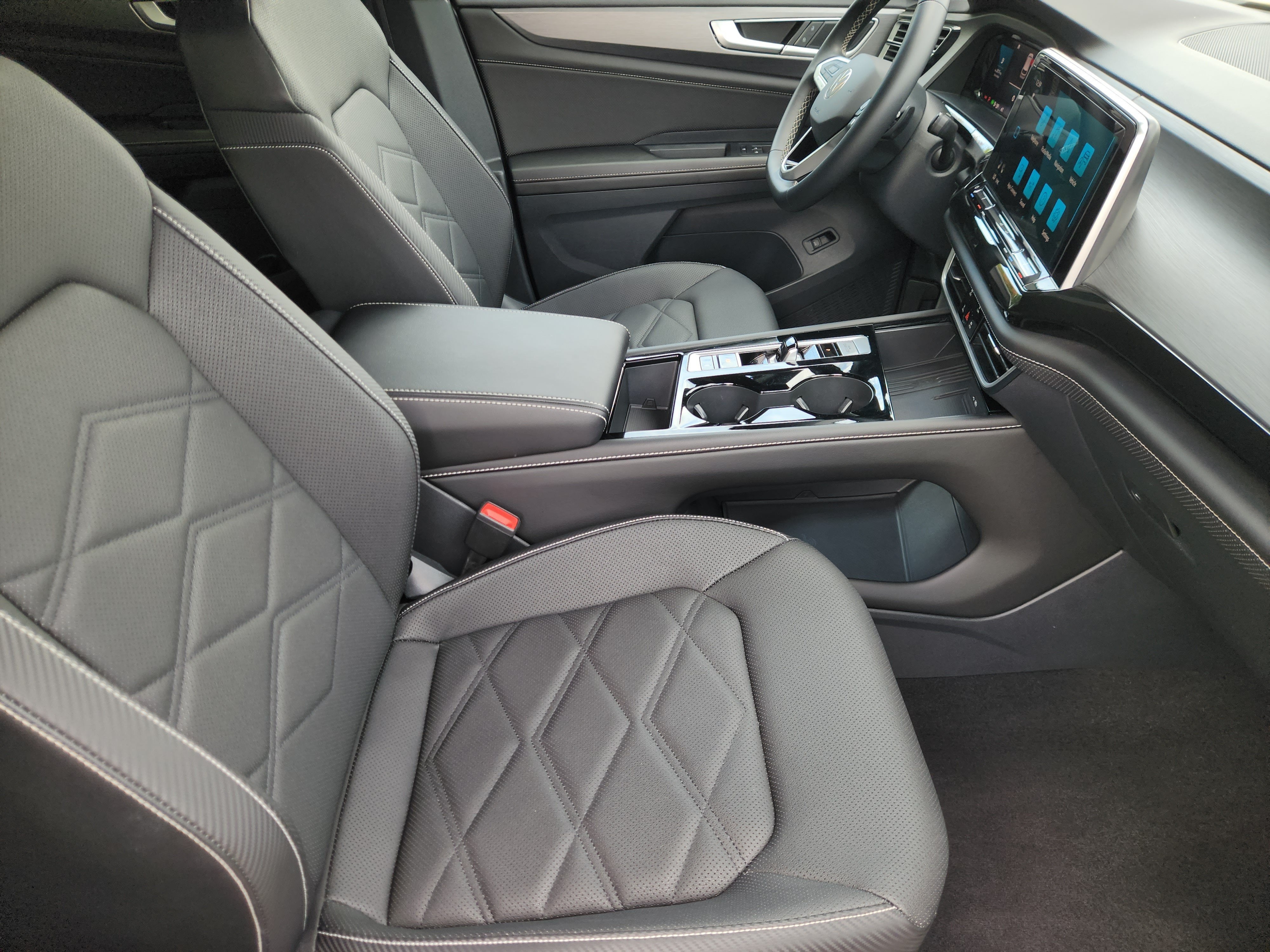 2026 Volkswagen Atlas Cross Sport 2.0T SE w/Technology