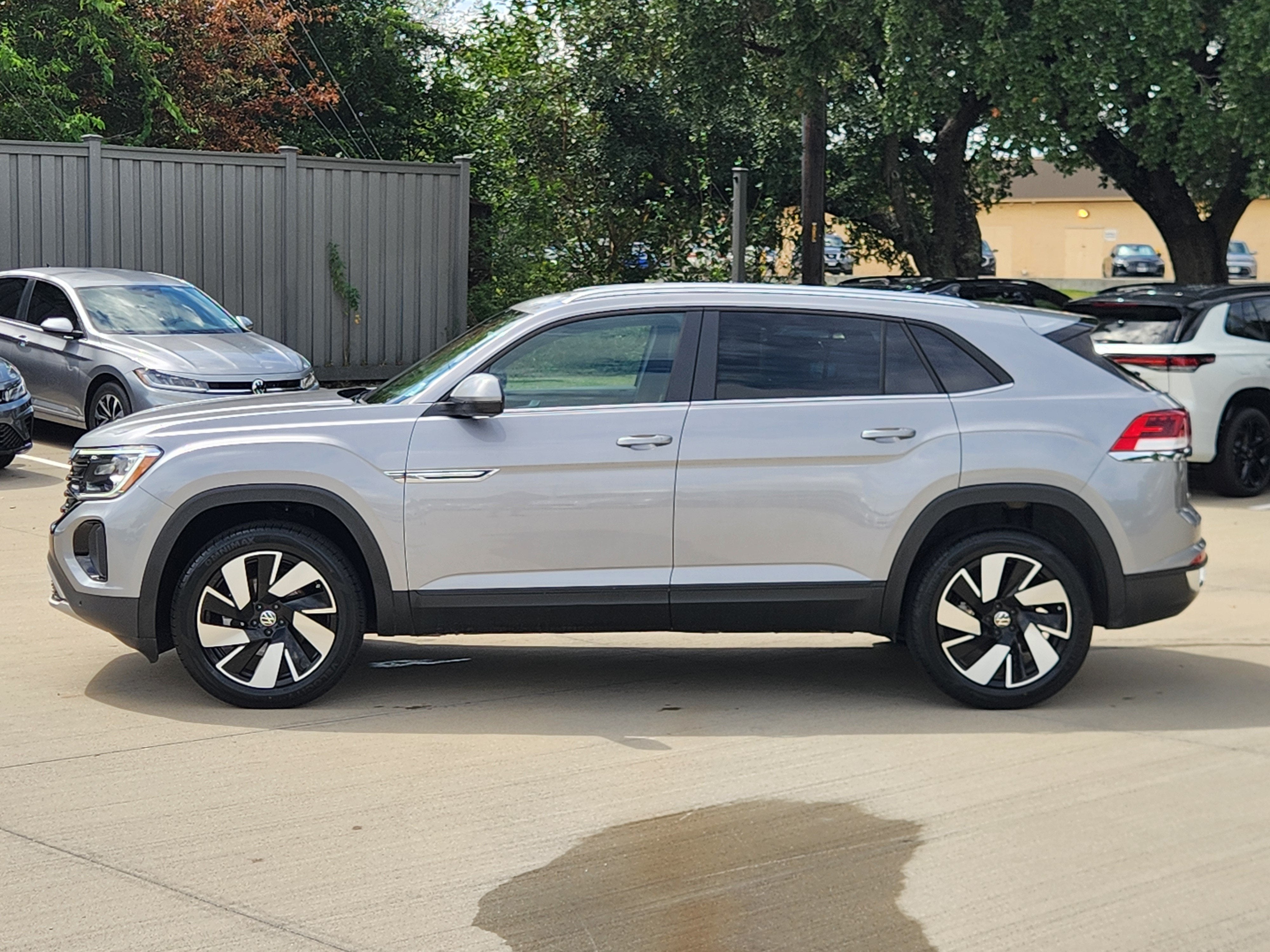 2026 Volkswagen Atlas Cross Sport 2.0T SE w/Technology