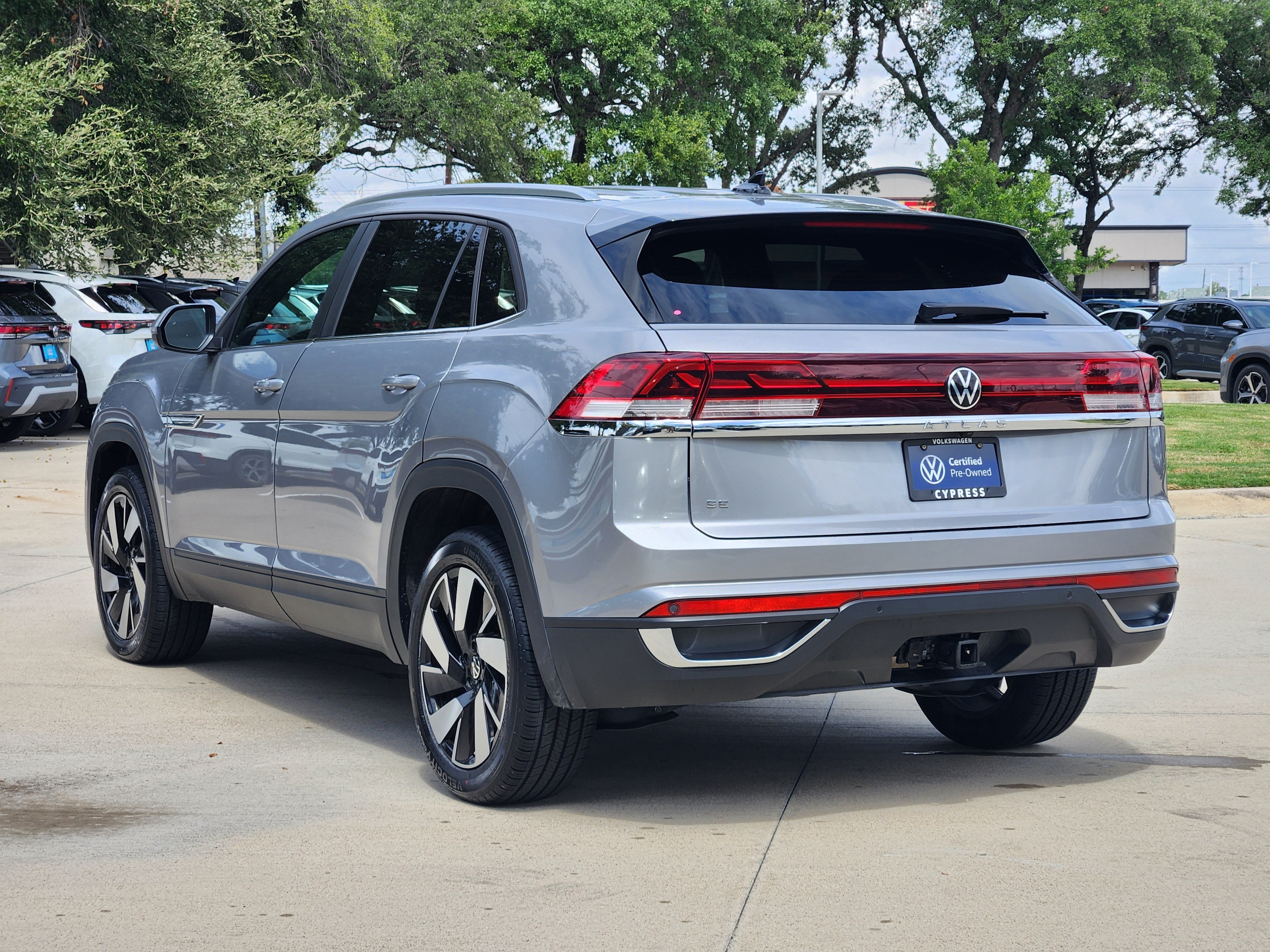 2026 Volkswagen Atlas Cross Sport 2.0T SE w/Technology