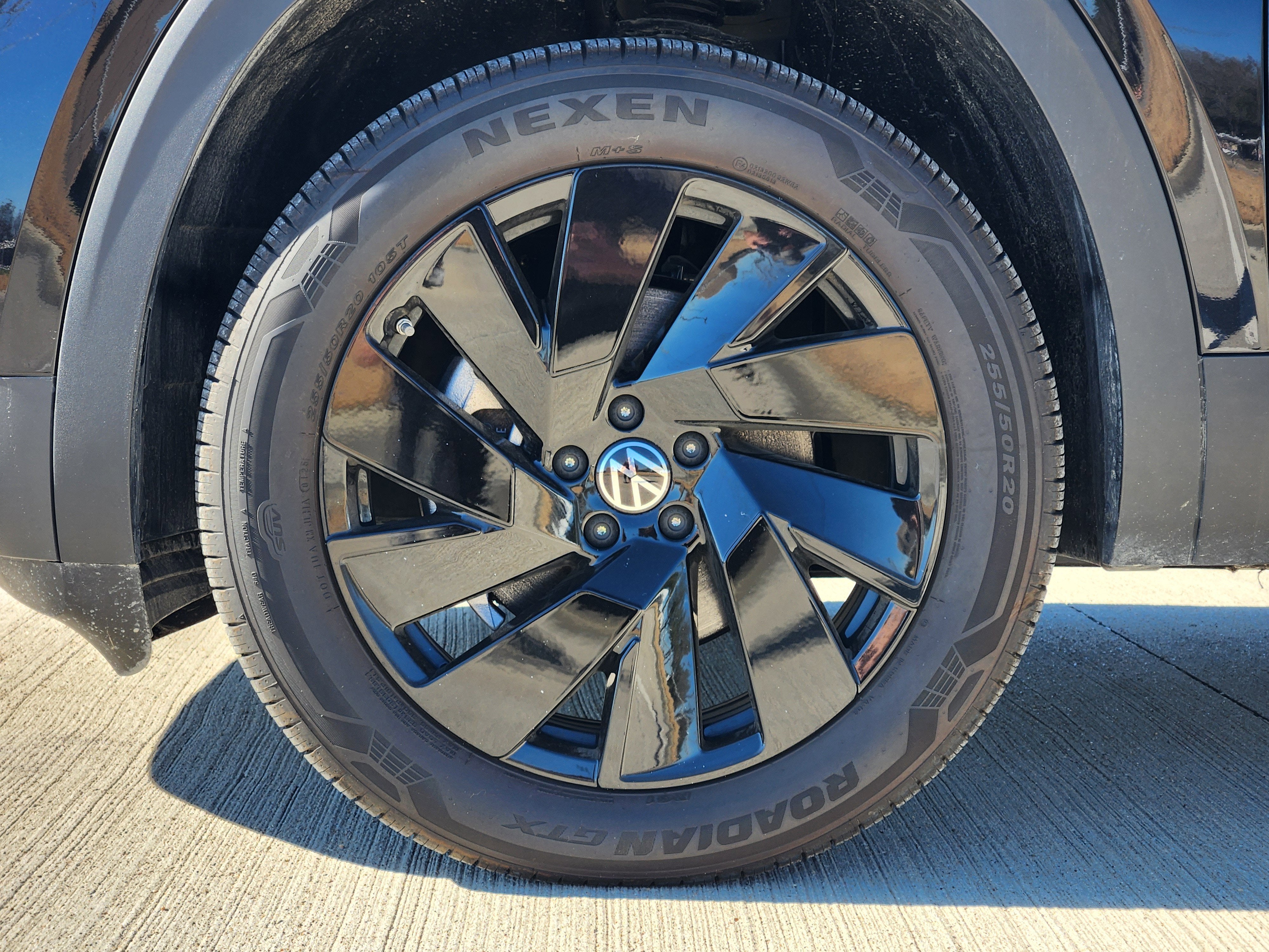 2026 Volkswagen Atlas Cross Sport 2.0T SE w/Technology