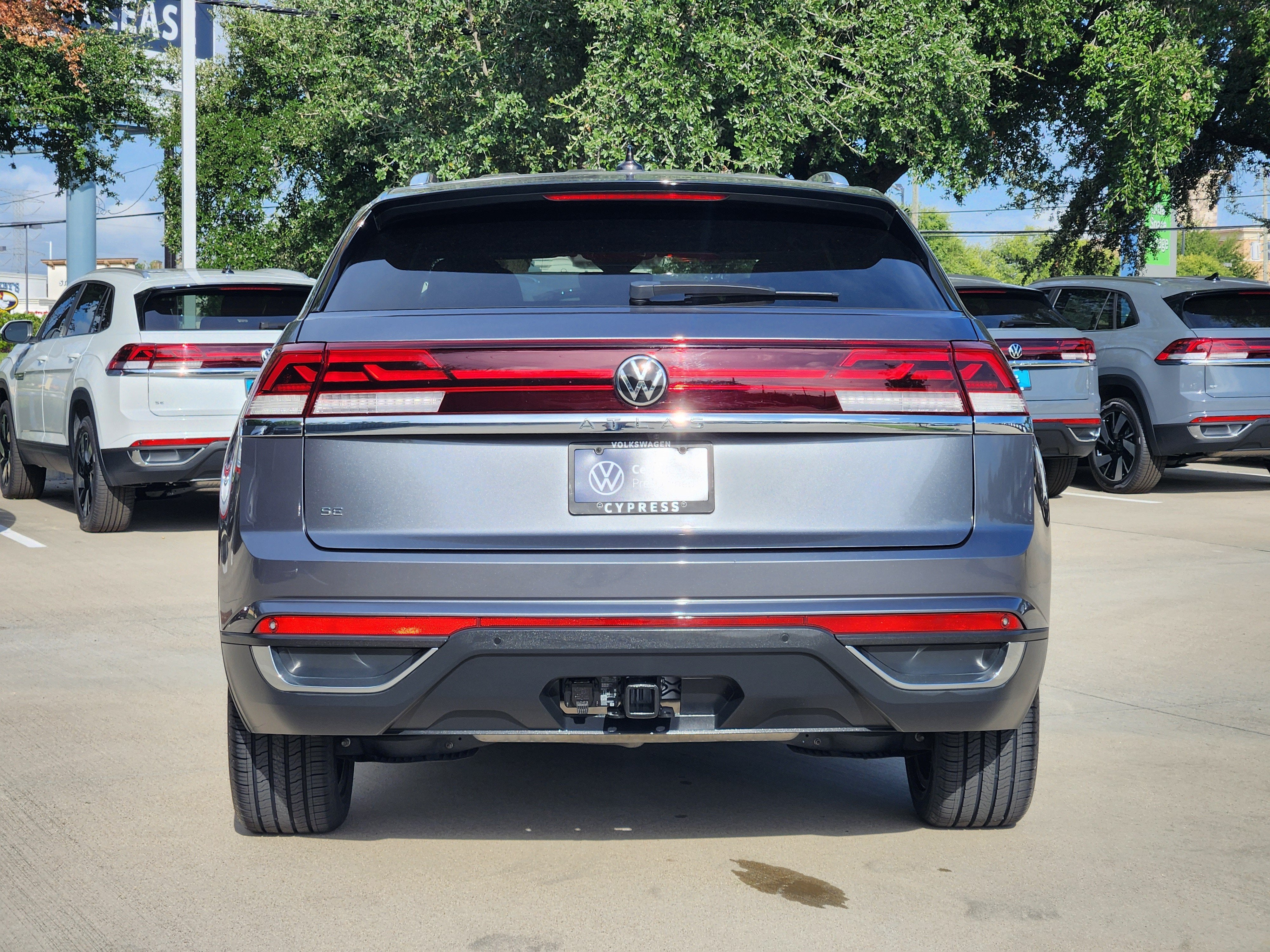 2024 Volkswagen Atlas Cross Sport 2.0T SE w/Technology
