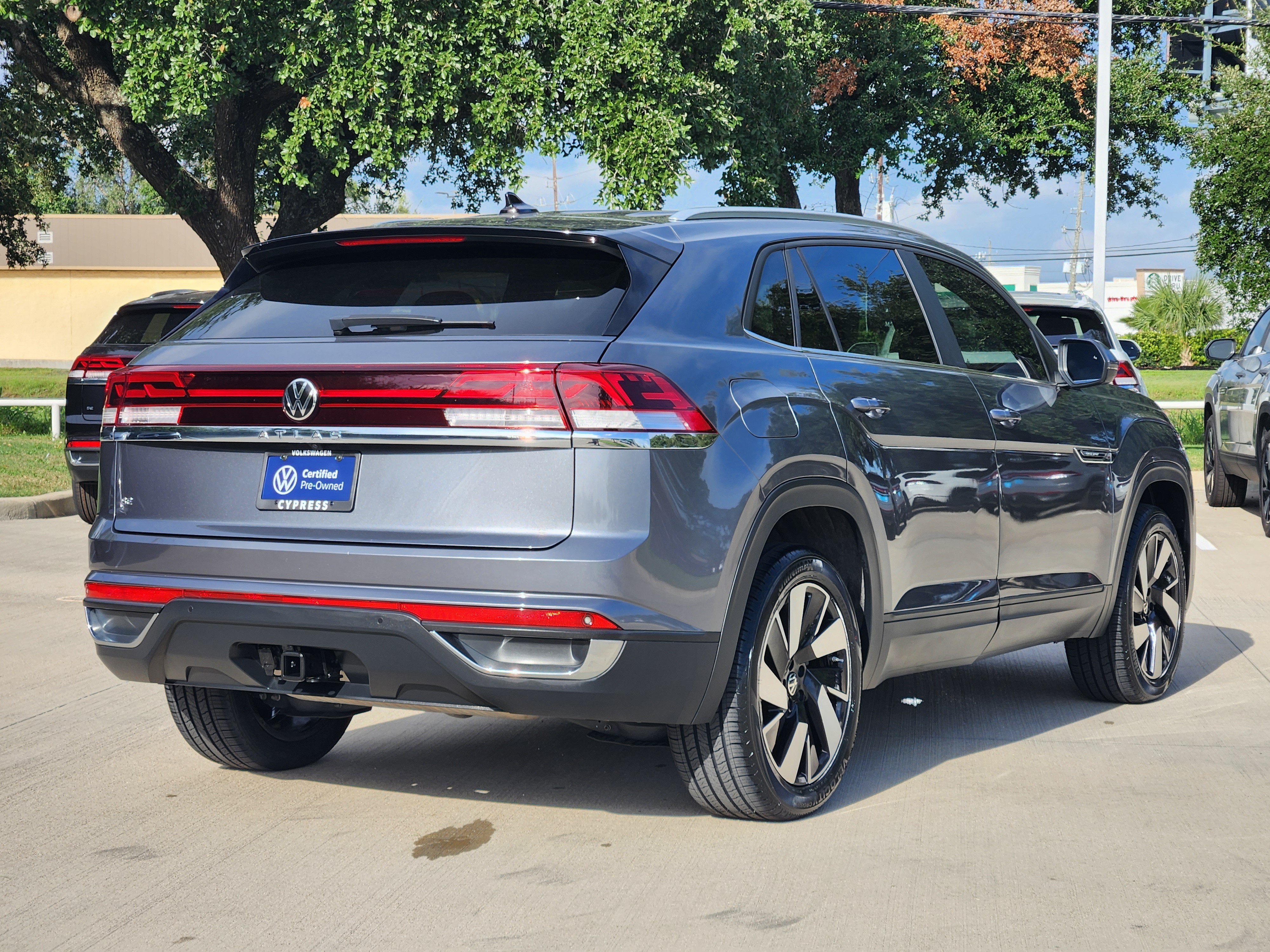 2024 Volkswagen Atlas Cross Sport 2.0T SE w/Technology
