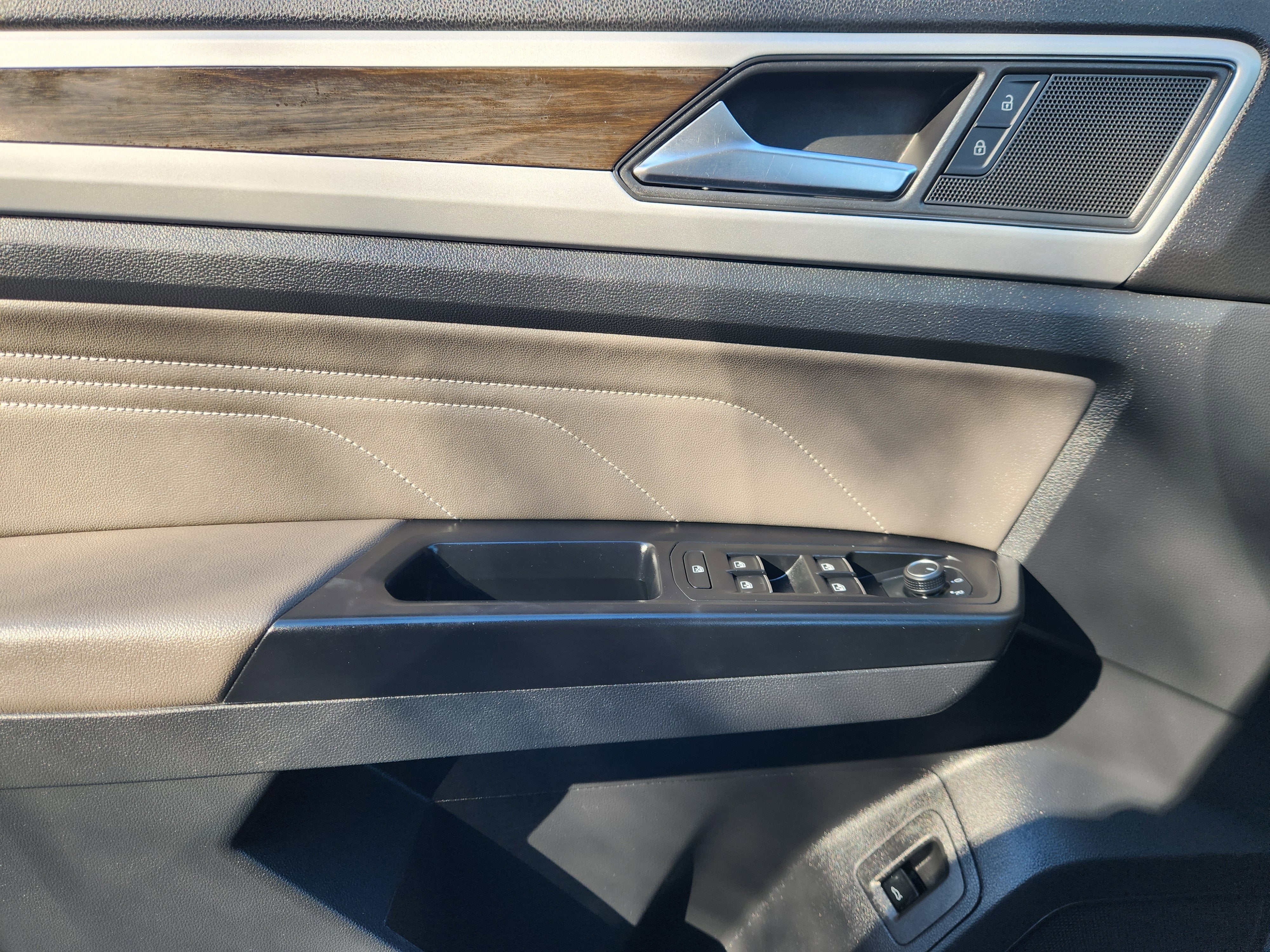 2021 Volkswagen Atlas 2.0T SE w/Technology