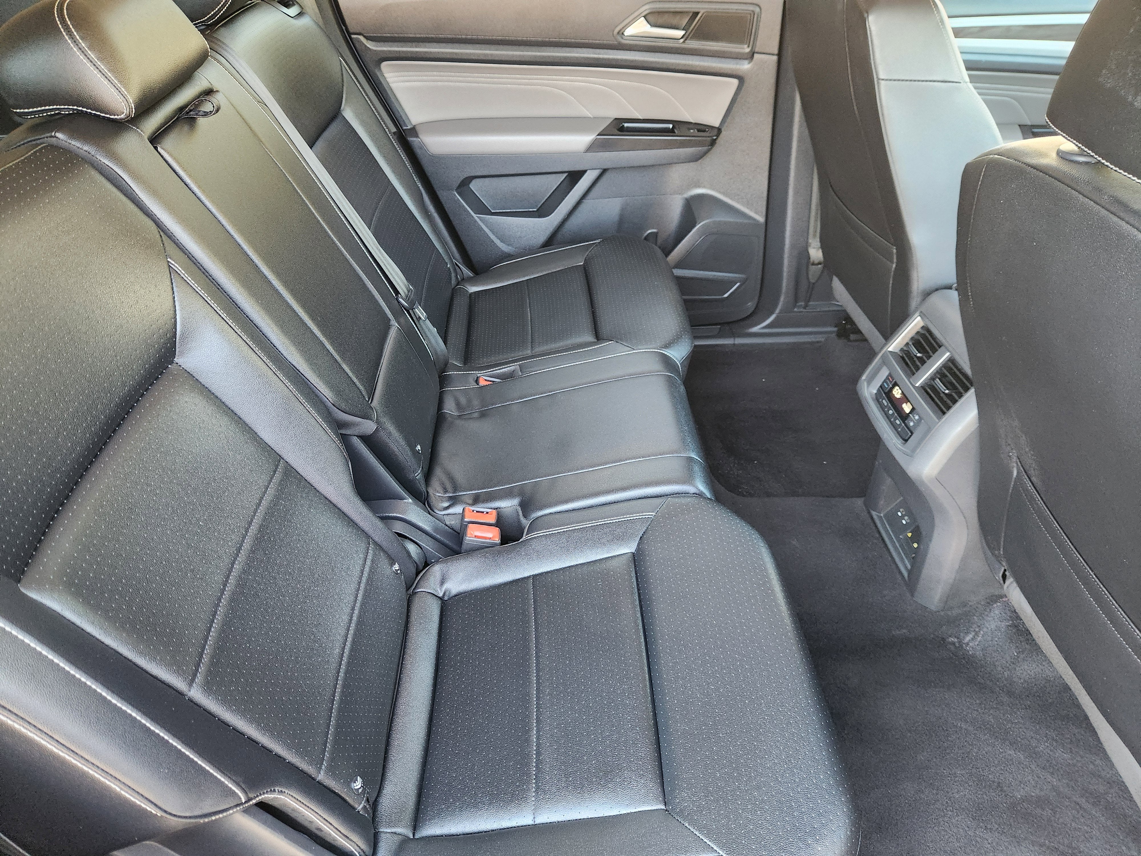 2021 Volkswagen Atlas 2.0T SE w/Technology