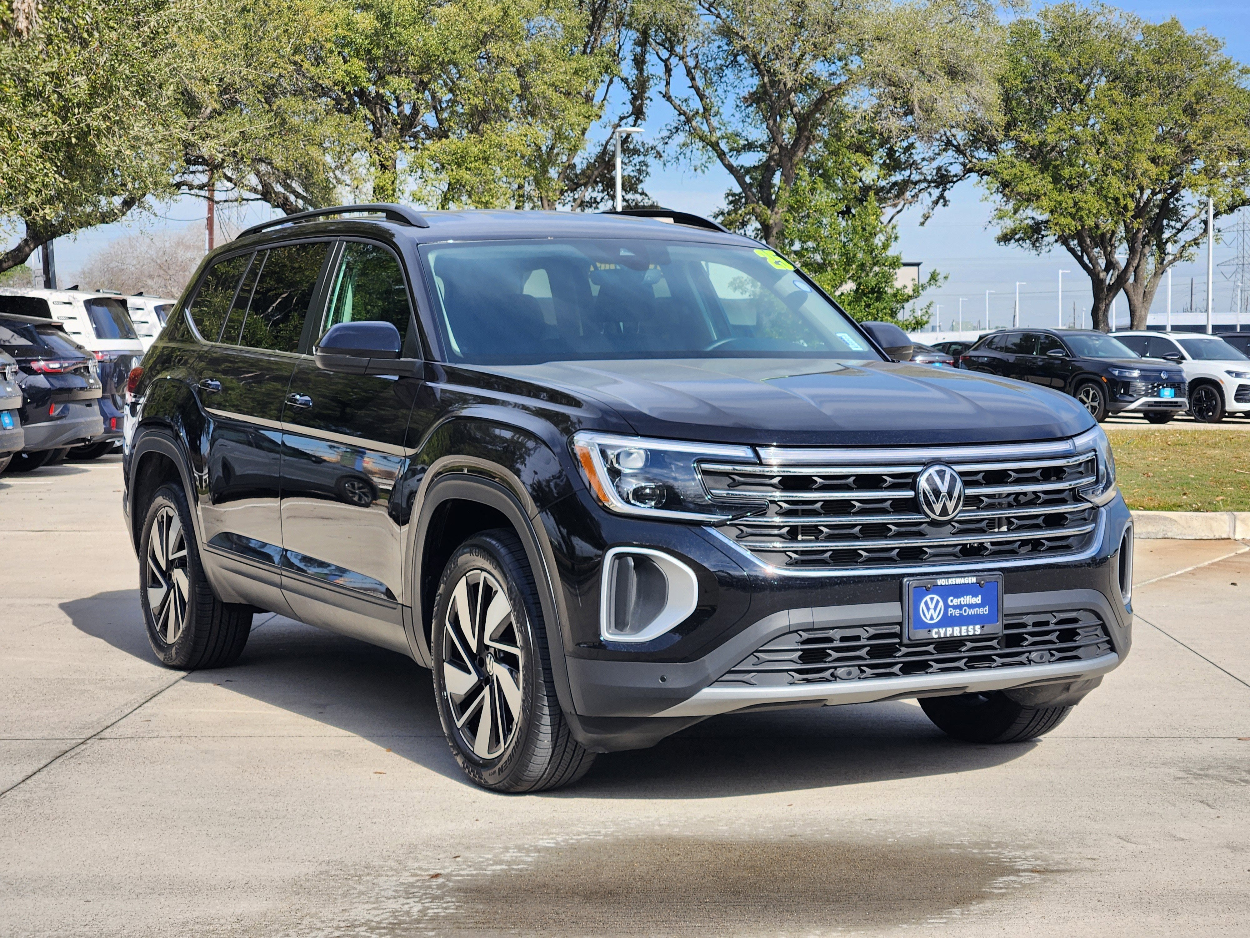 2025 Volkswagen Atlas 2.0T SE w/Technology