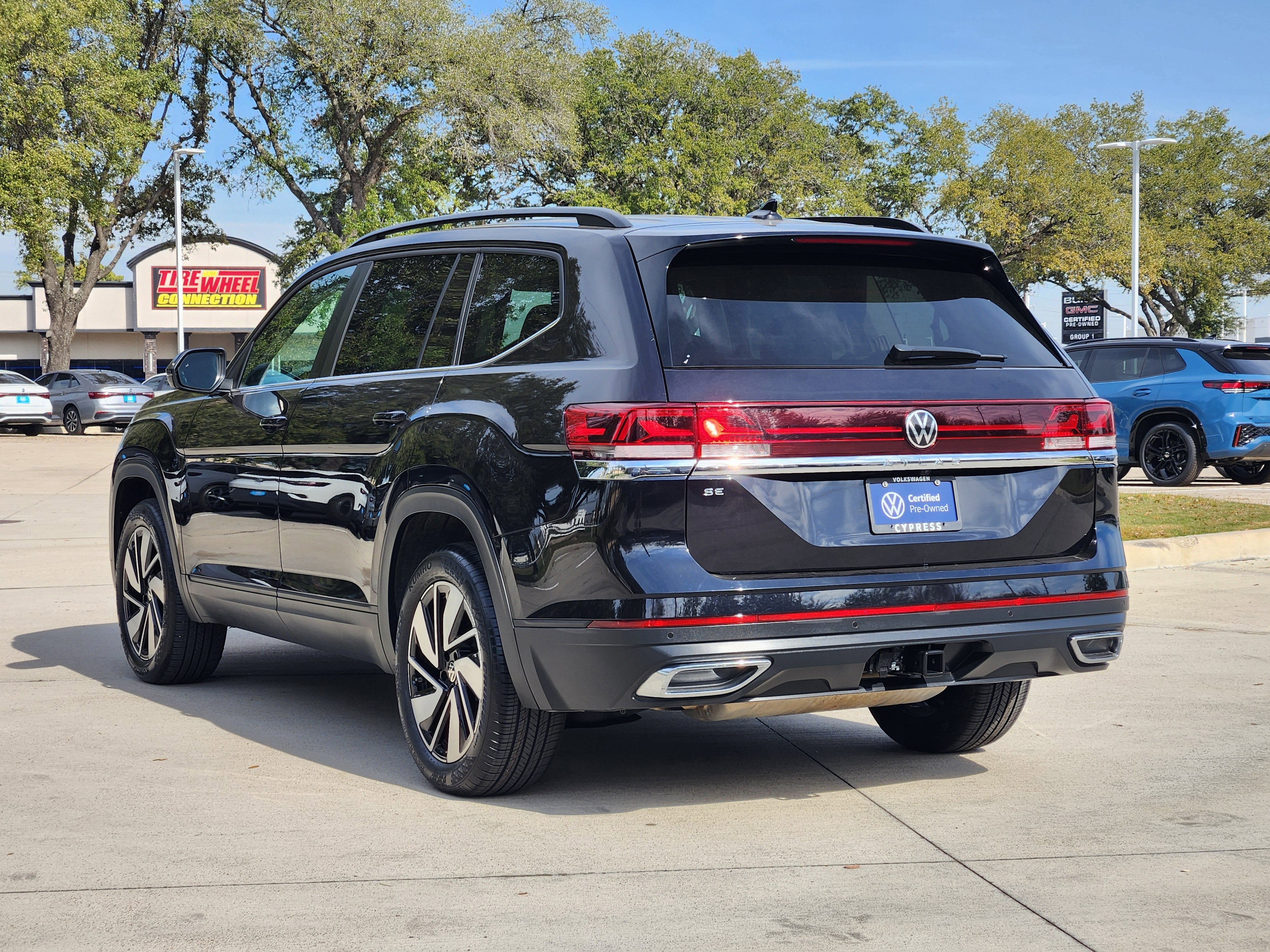 2025 Volkswagen Atlas 2.0T SE w/Technology