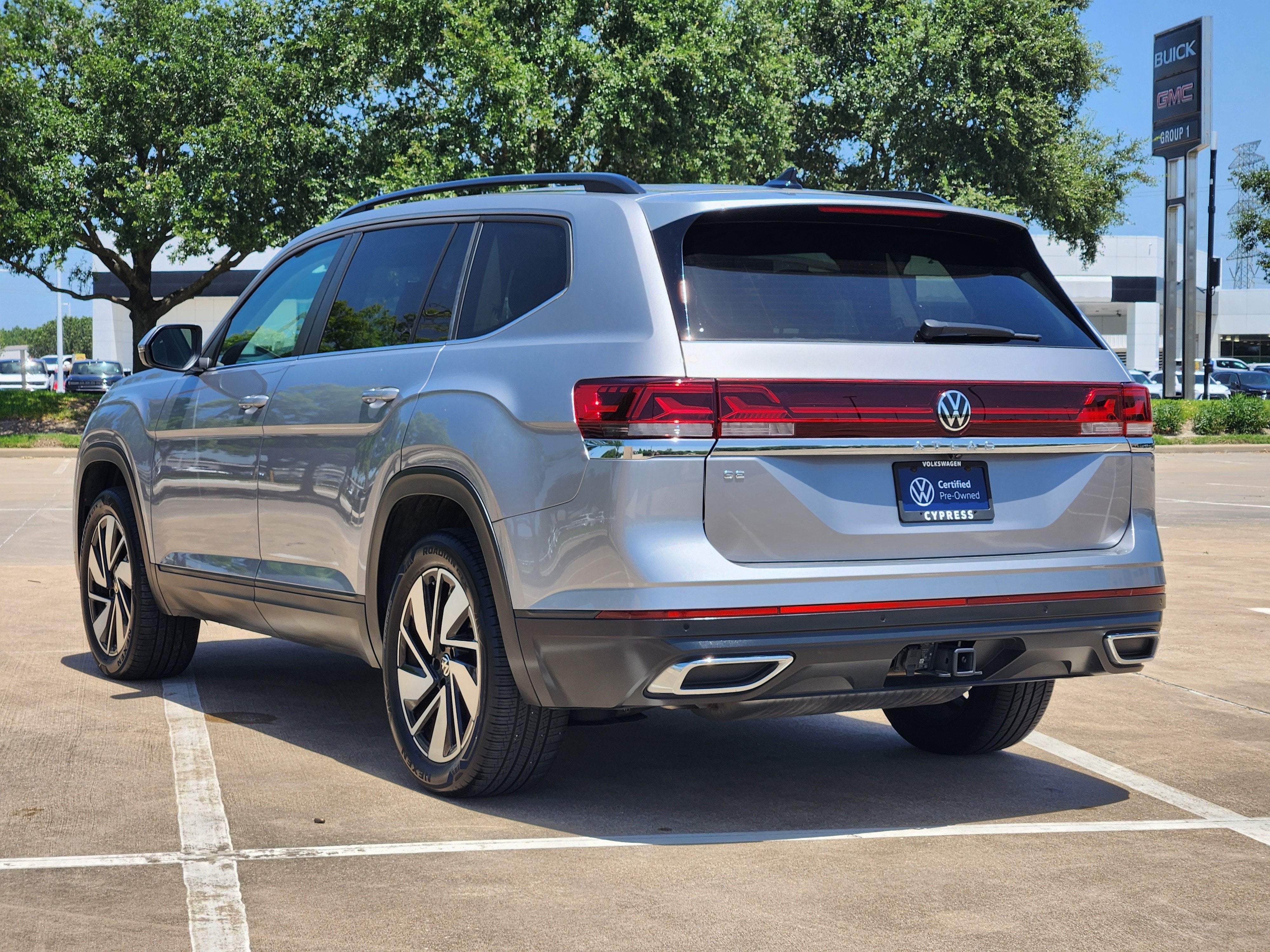 2024 Volkswagen Atlas 2.0T SE w/Technology