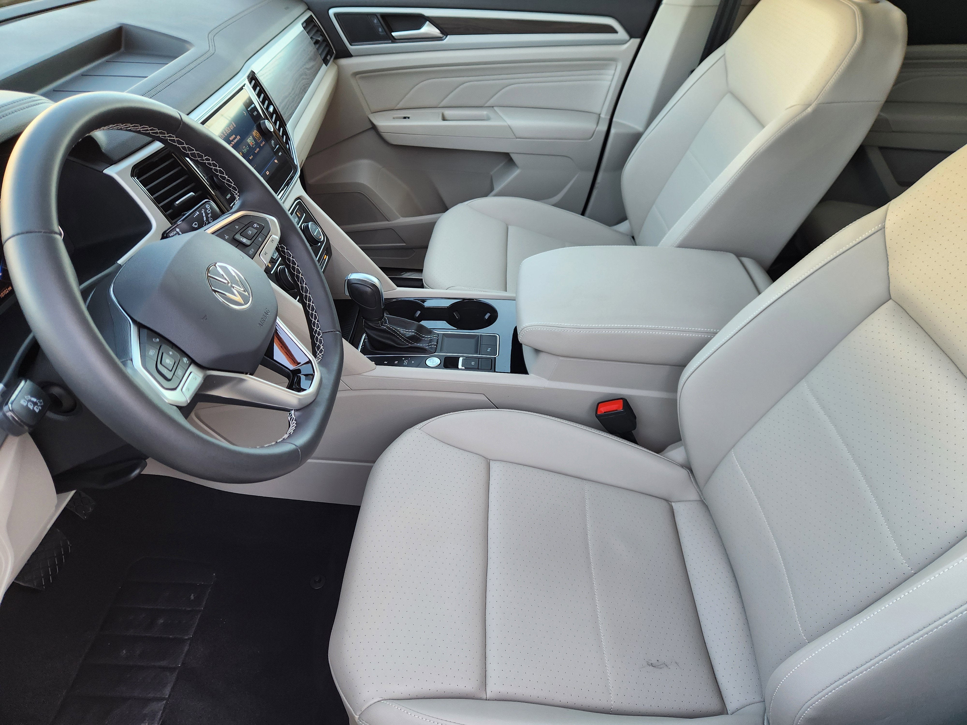 2023 Volkswagen Atlas 3.6L V6 SE w/Technology