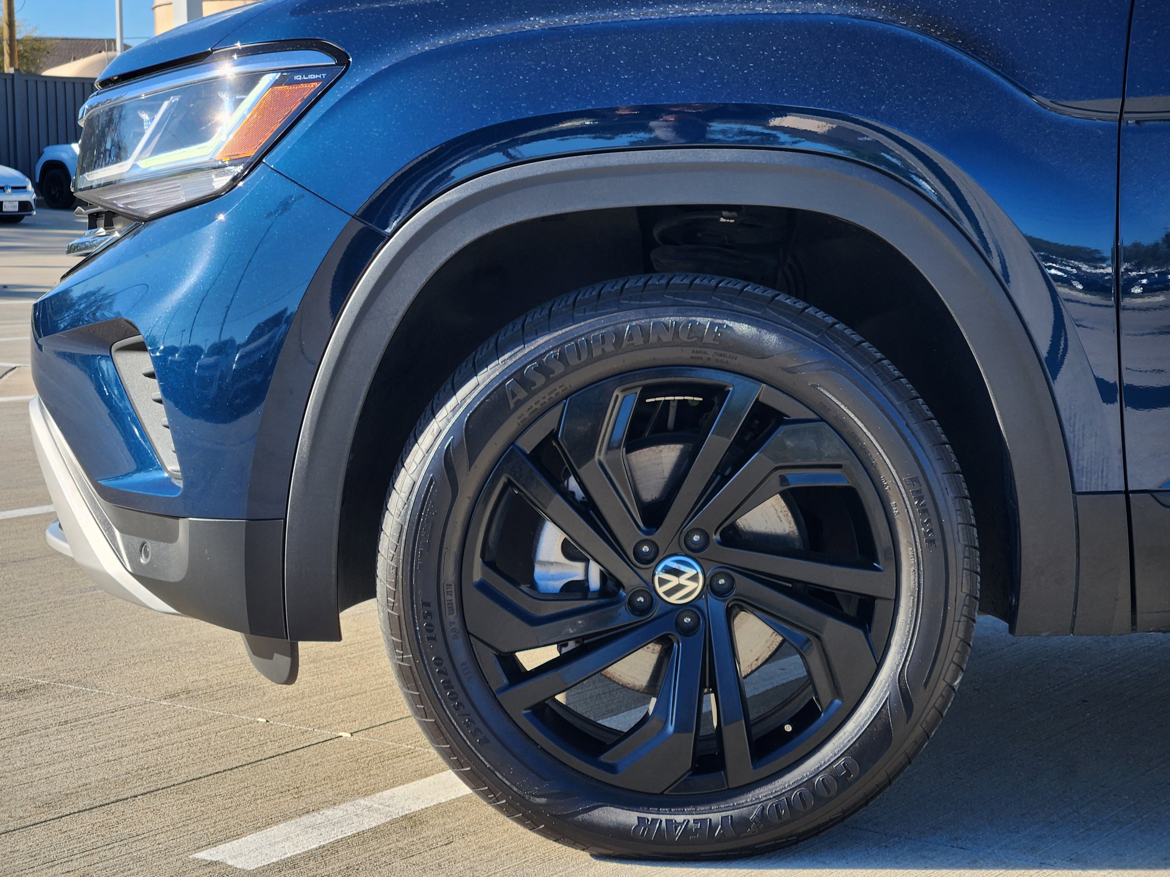 2023 Volkswagen Atlas 3.6L V6 SE w/Technology