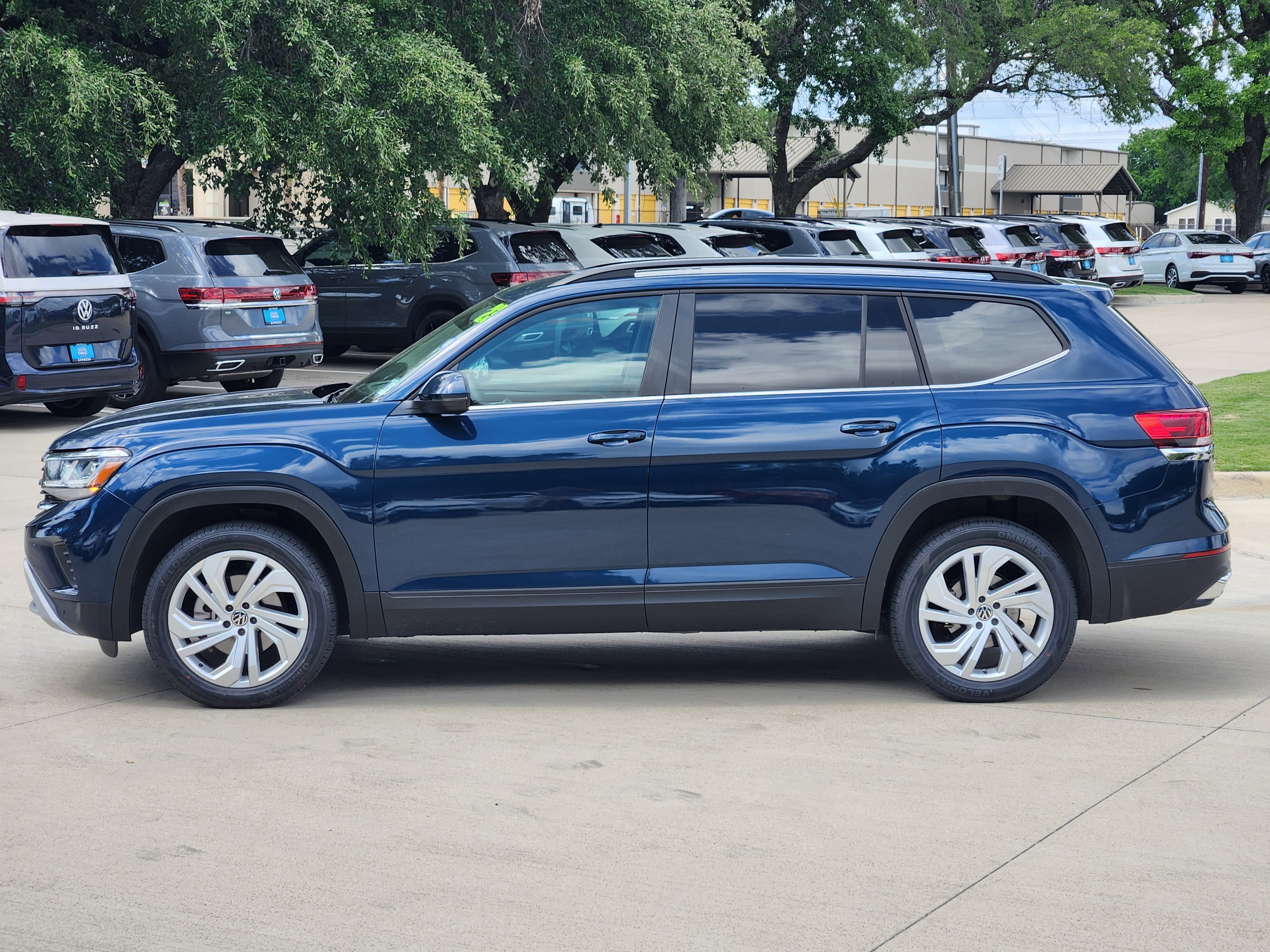 2023 Volkswagen Atlas 3.6L V6 SE w/Technology