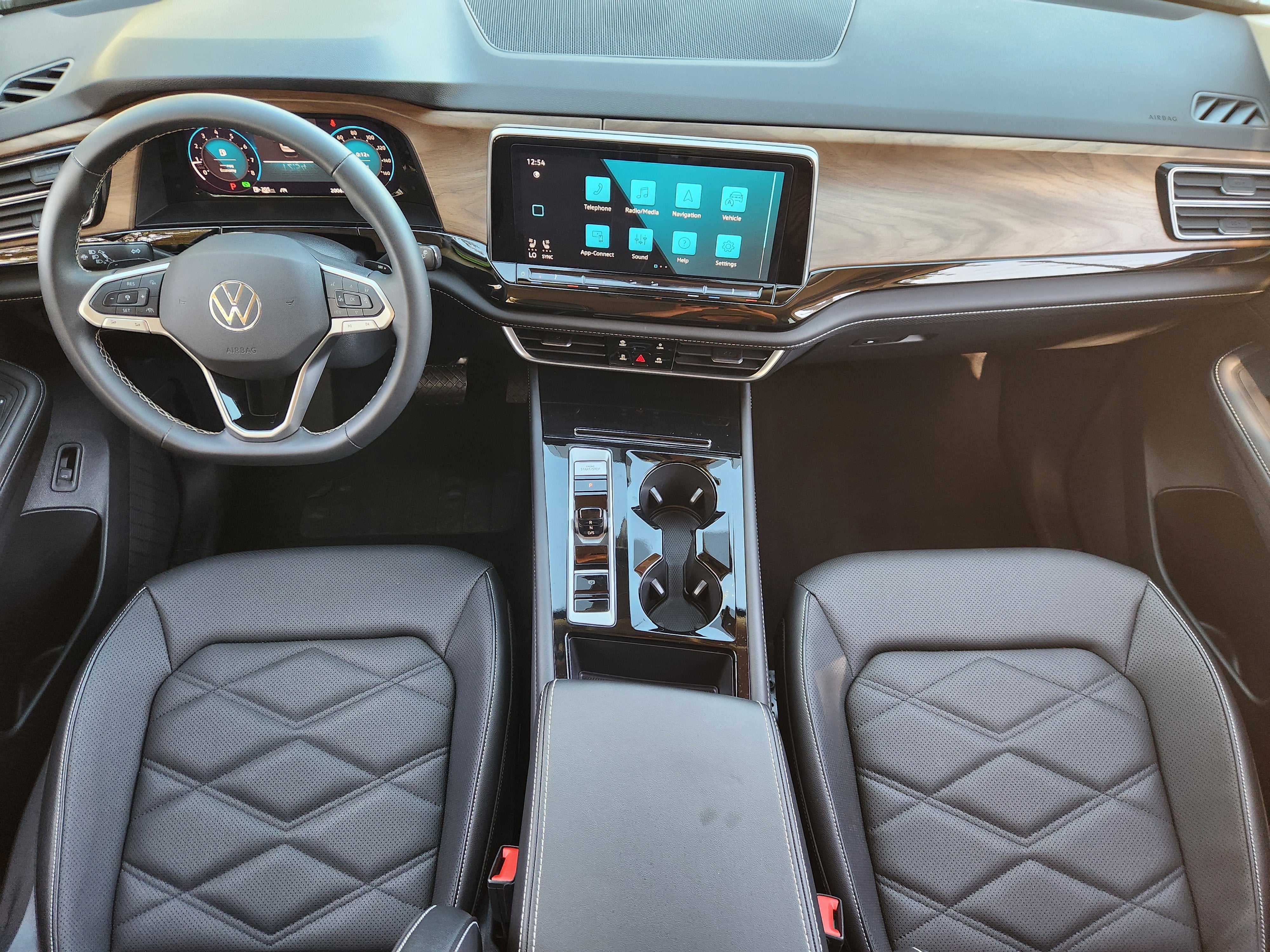 2025 Volkswagen Atlas 2.0T SE w/Technology