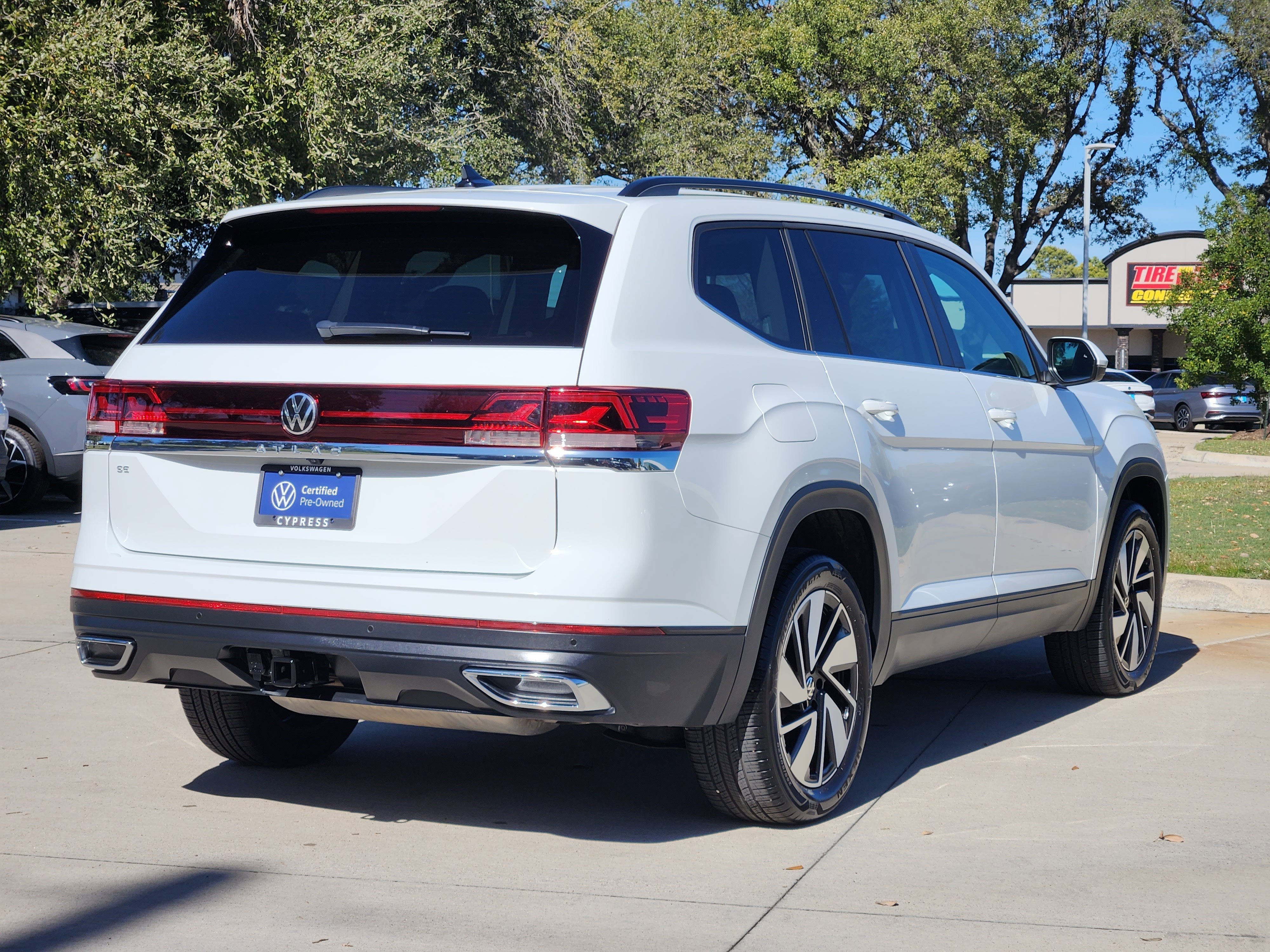 2025 Volkswagen Atlas 2.0T SE w/Technology