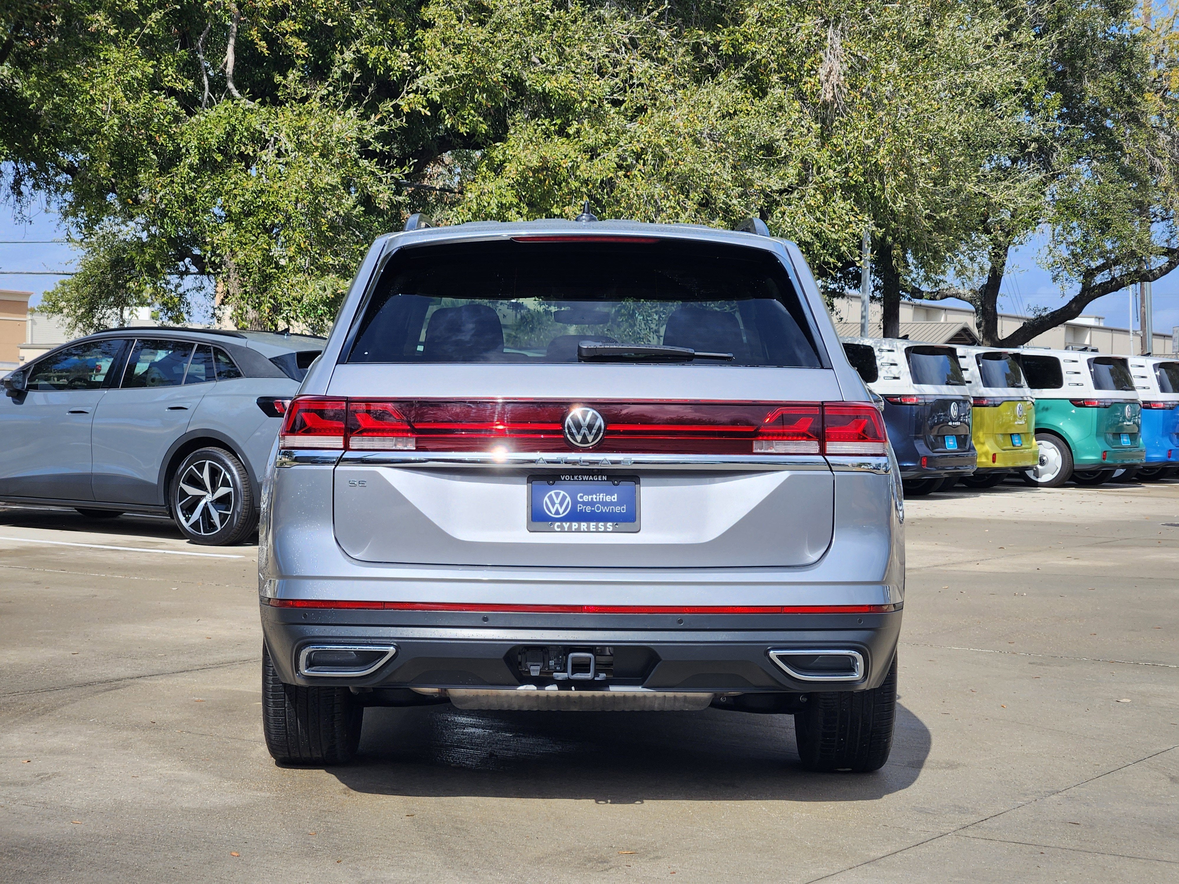 2025 Volkswagen Atlas 2.0T SE w/Technology